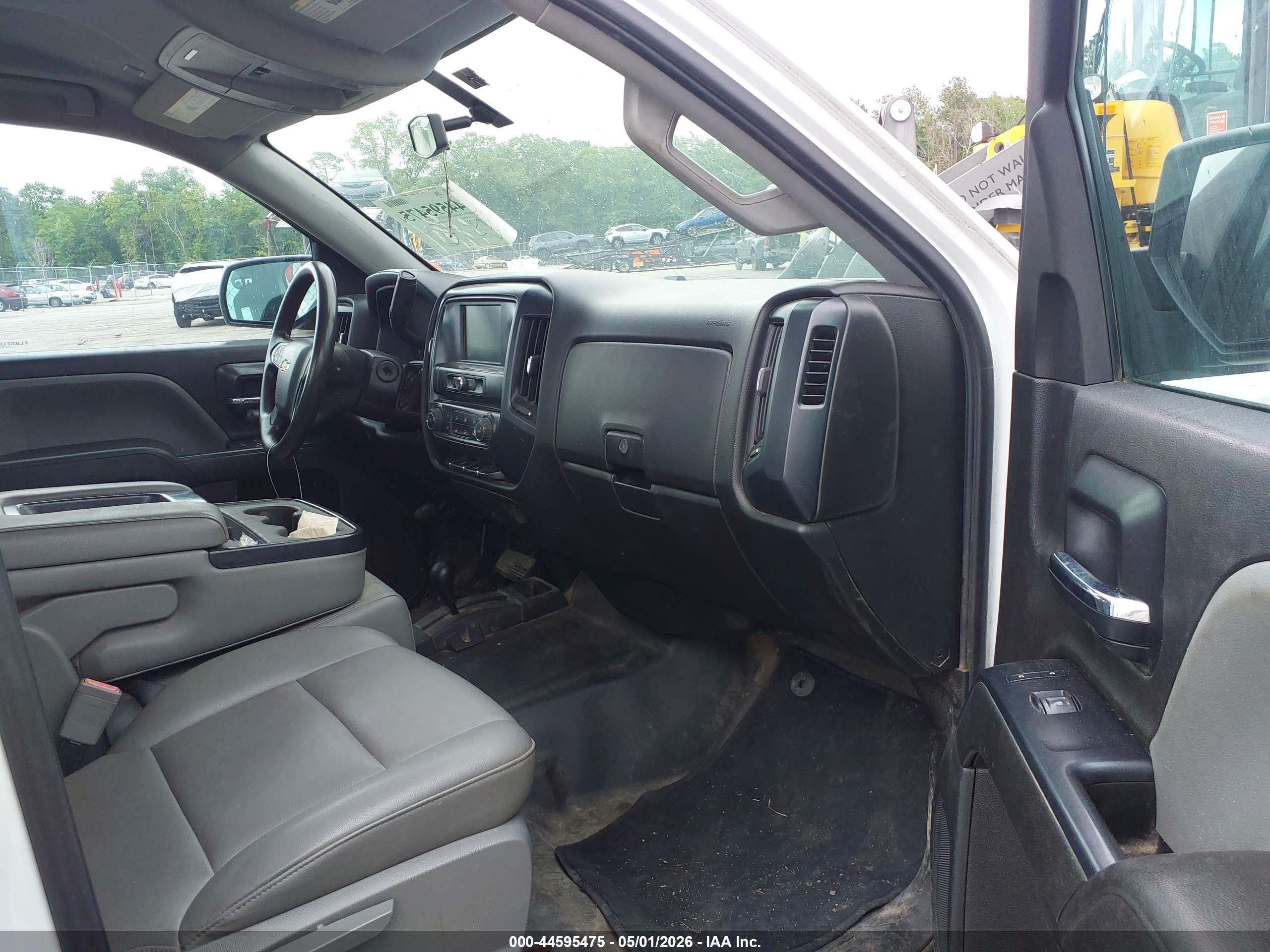 CHEVROLET SILVERADO image 5