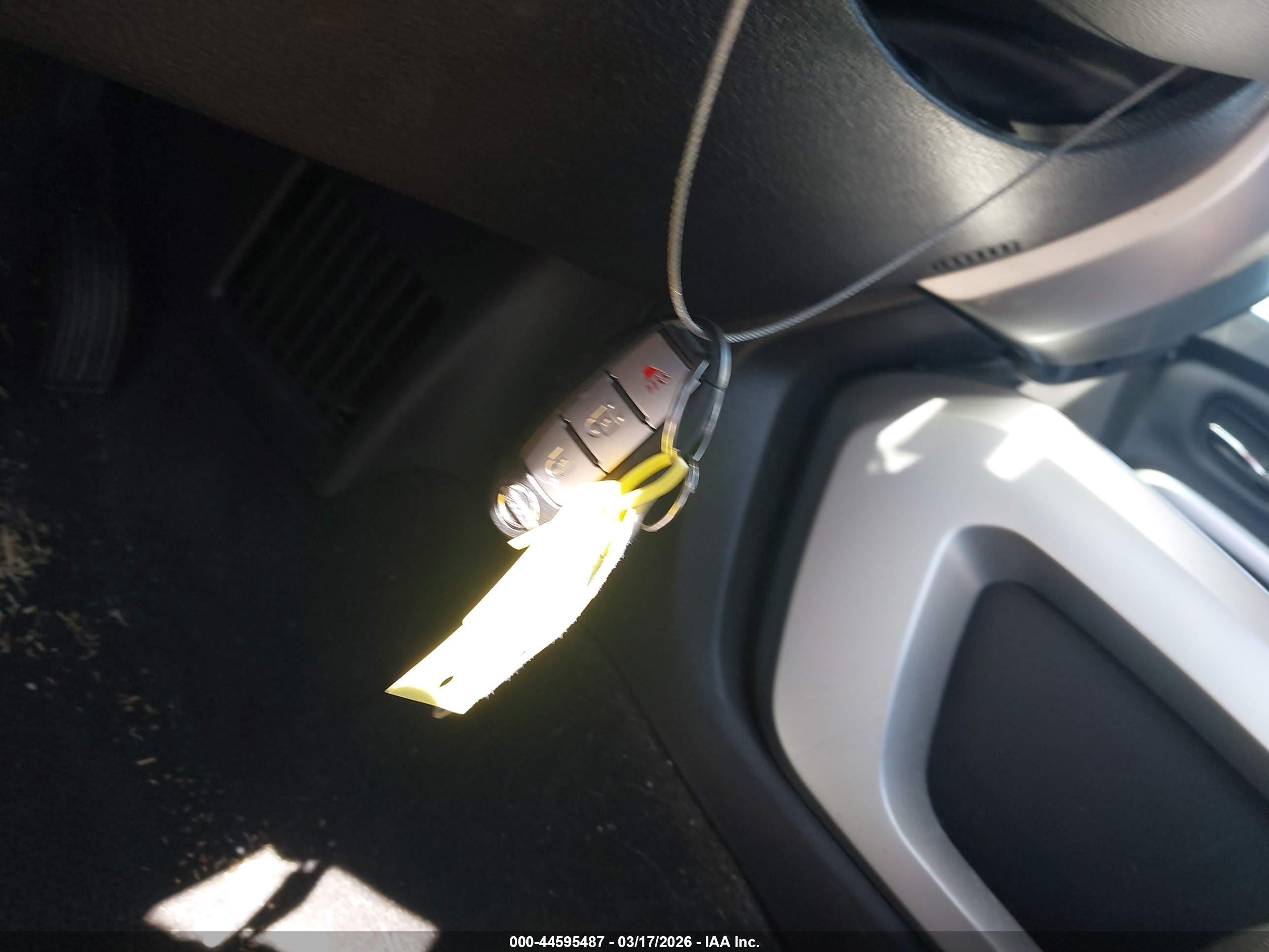 NISSAN TITAN image 11