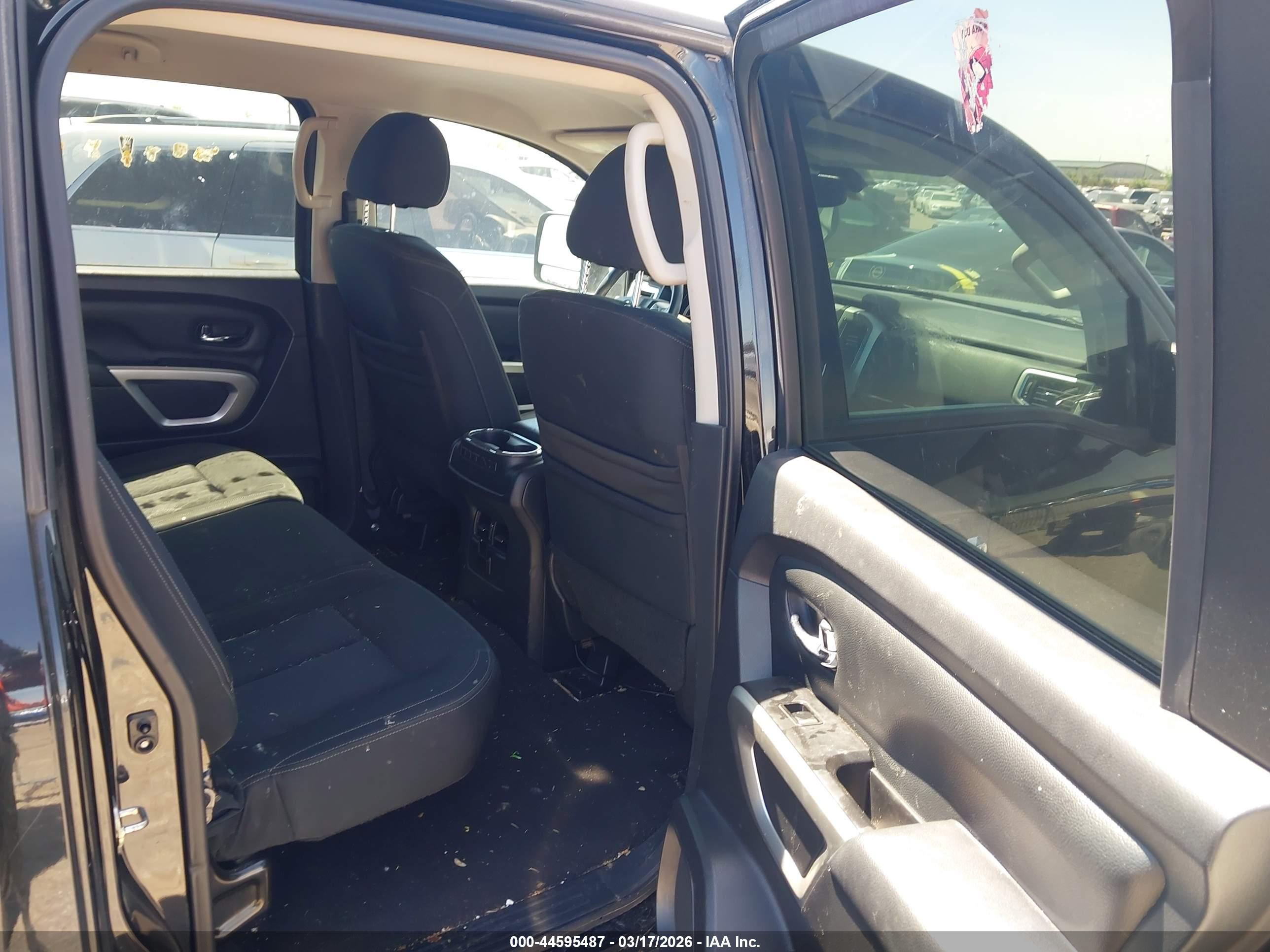 NISSAN TITAN image 8