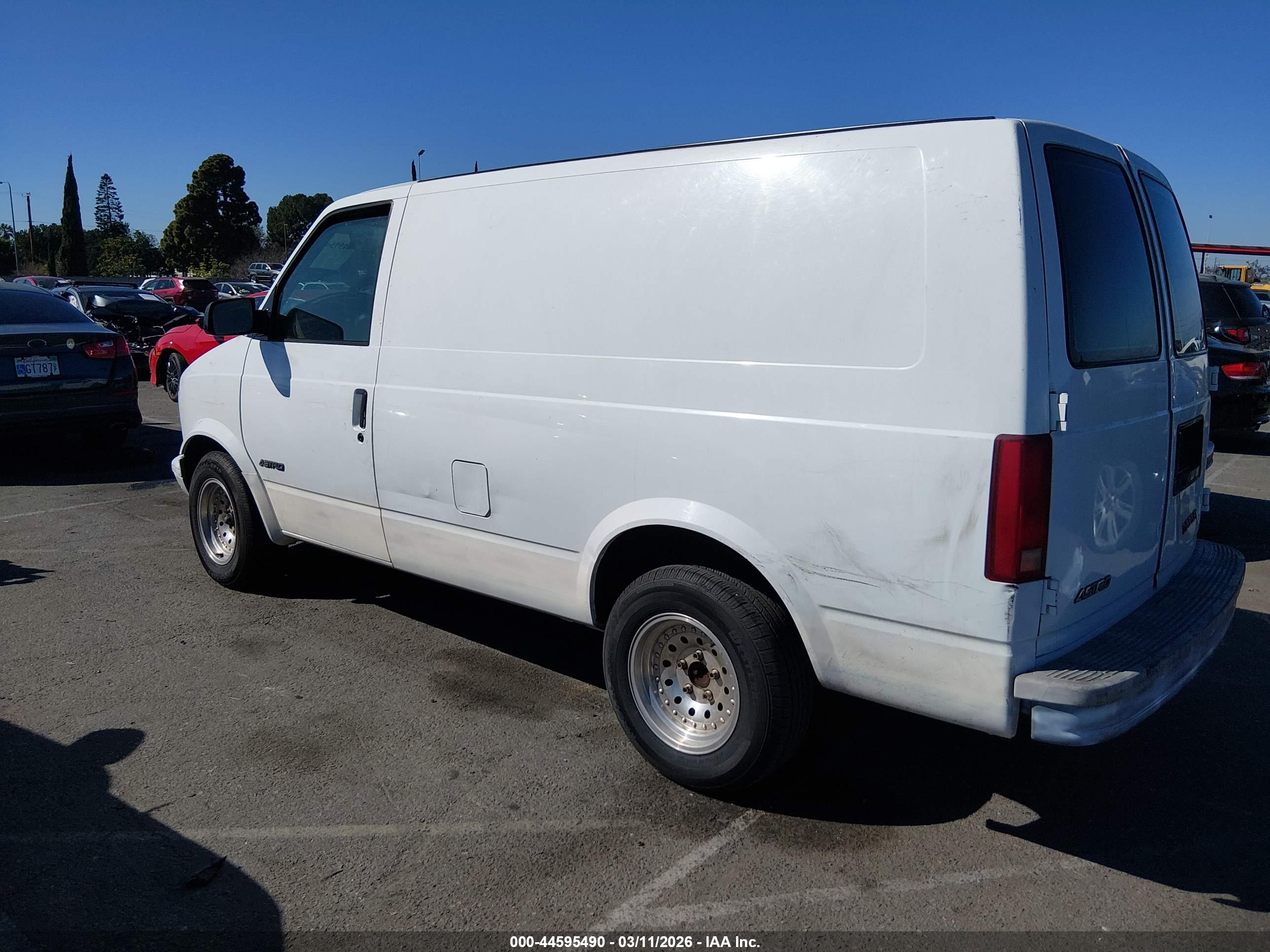 CHEVROLET ASTRO image 3