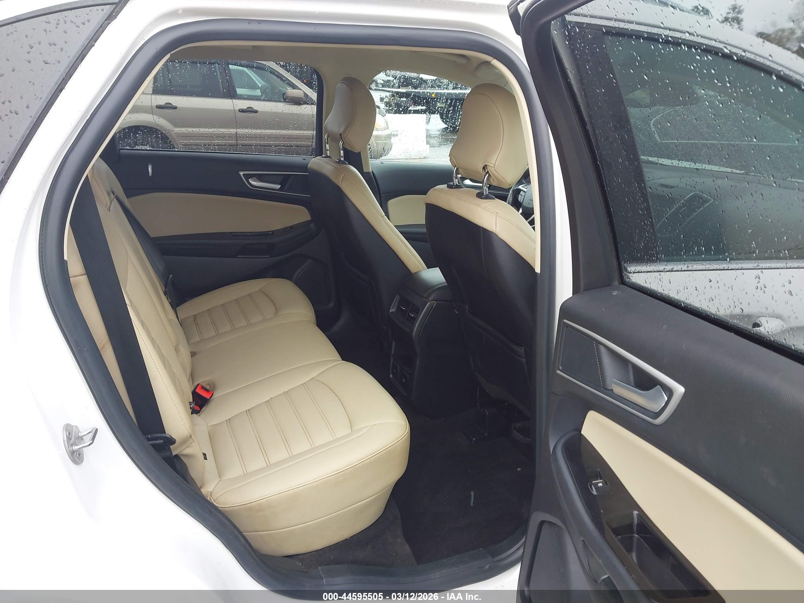 FORD EDGE image 8