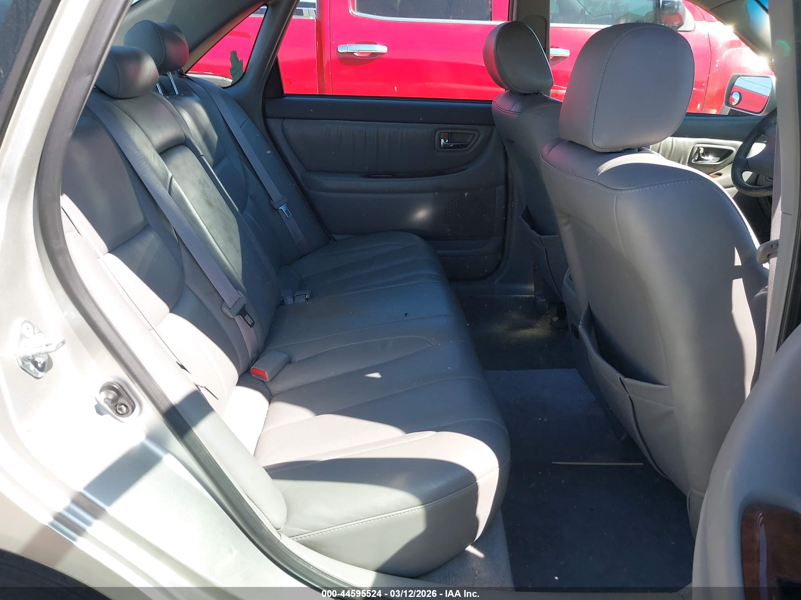 TOYOTA AVALON image 8