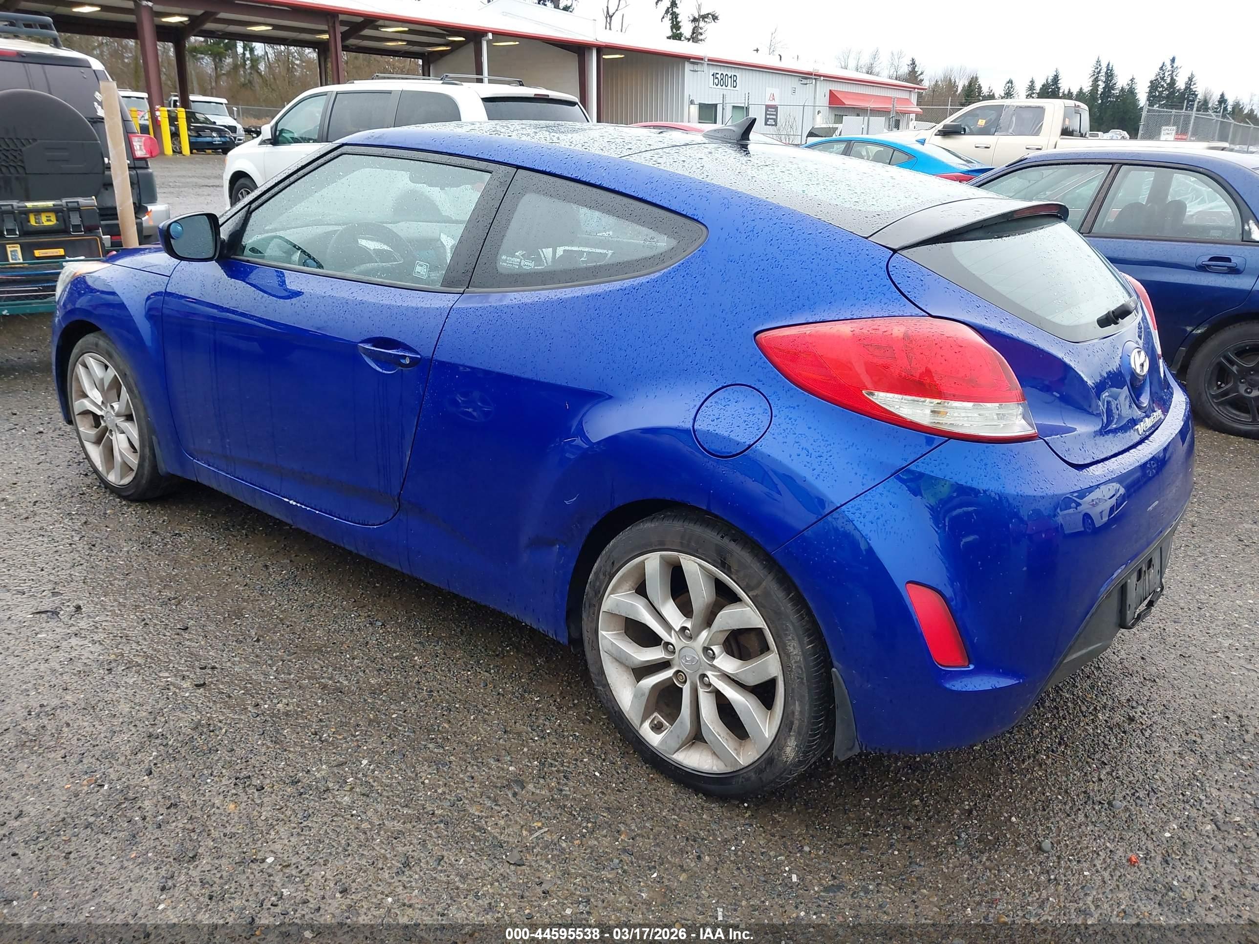 HYUNDAI VELOSTER image 3