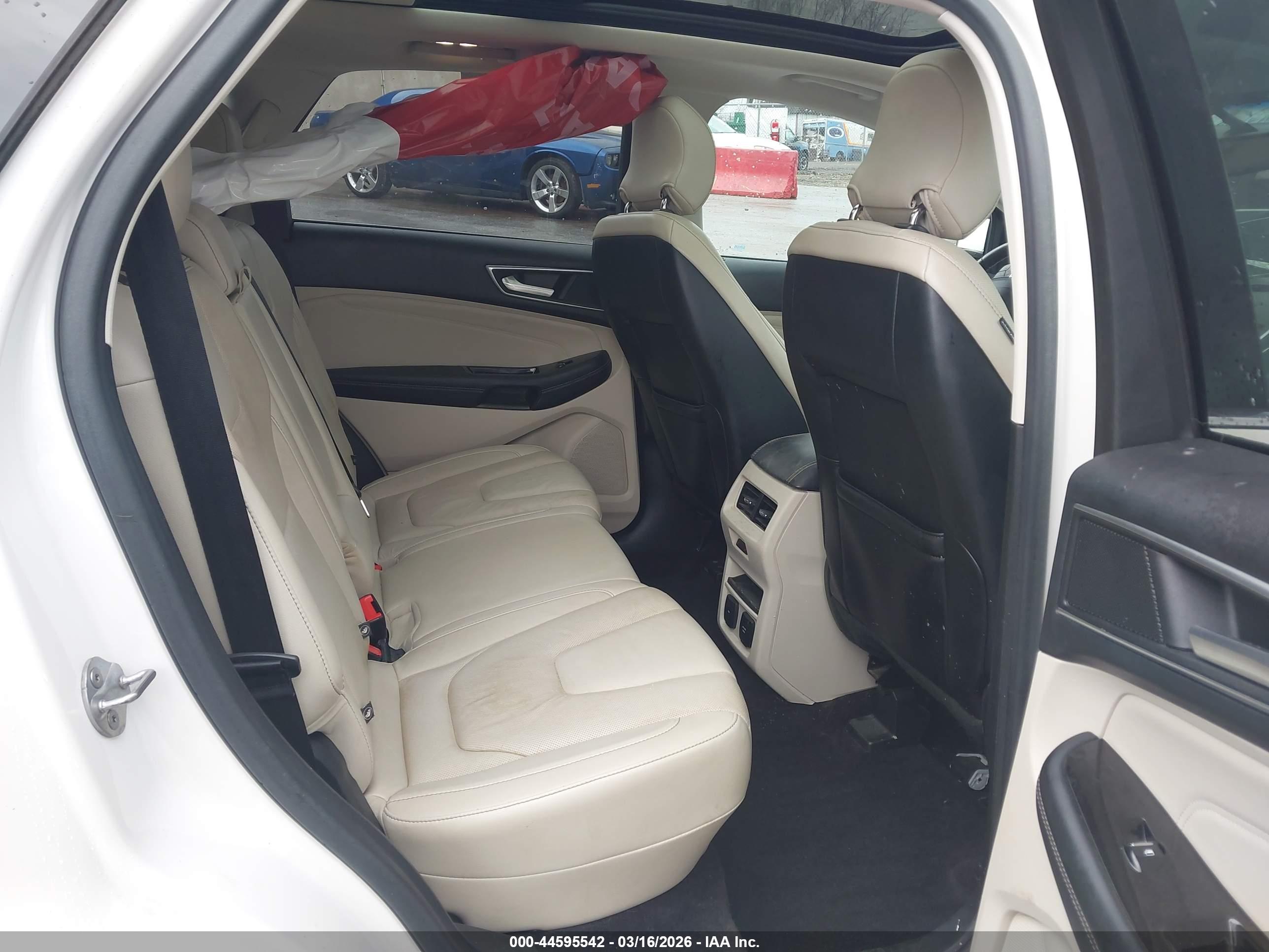 FORD EDGE image 8