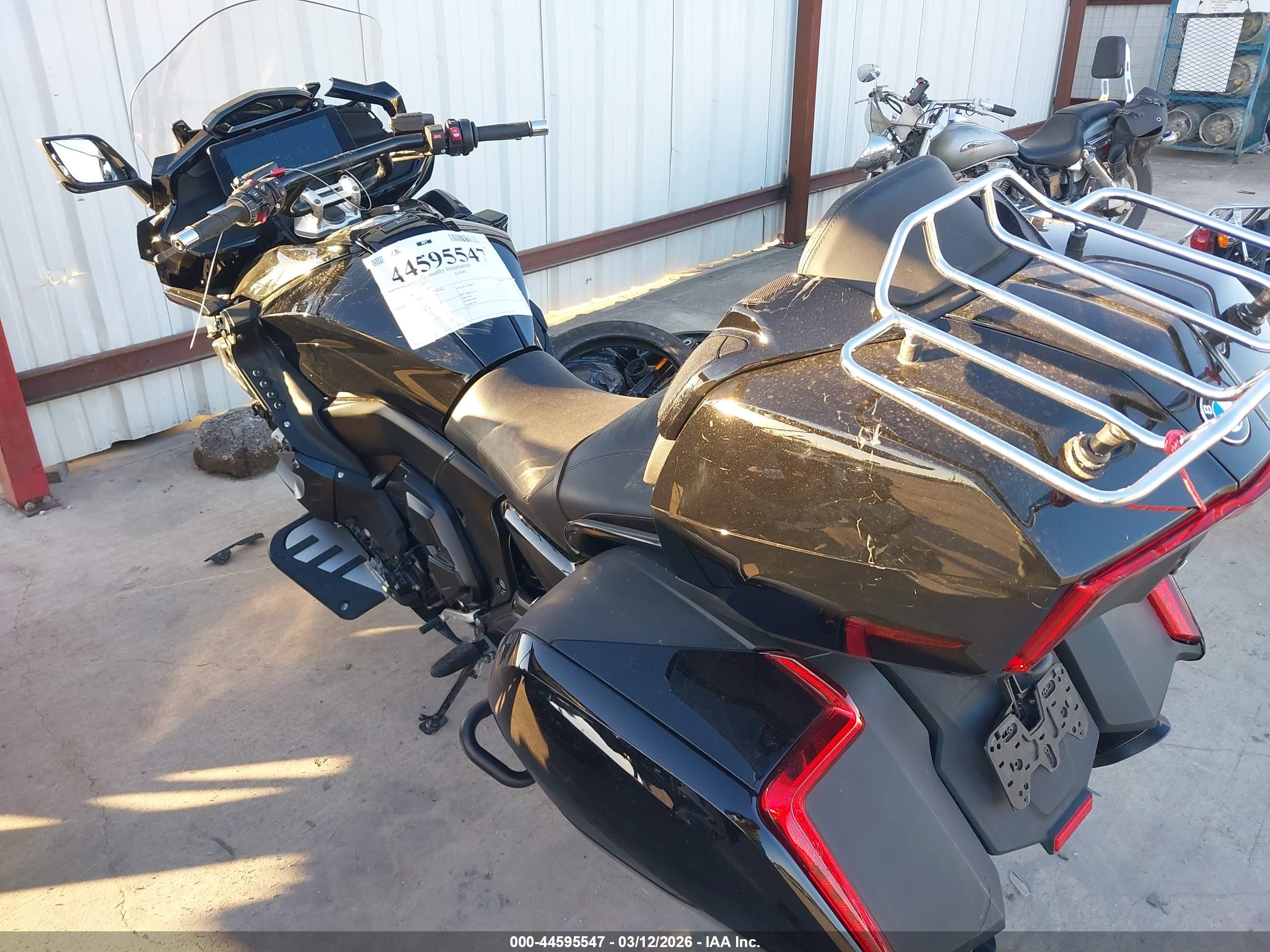 BMW K1600 image 3