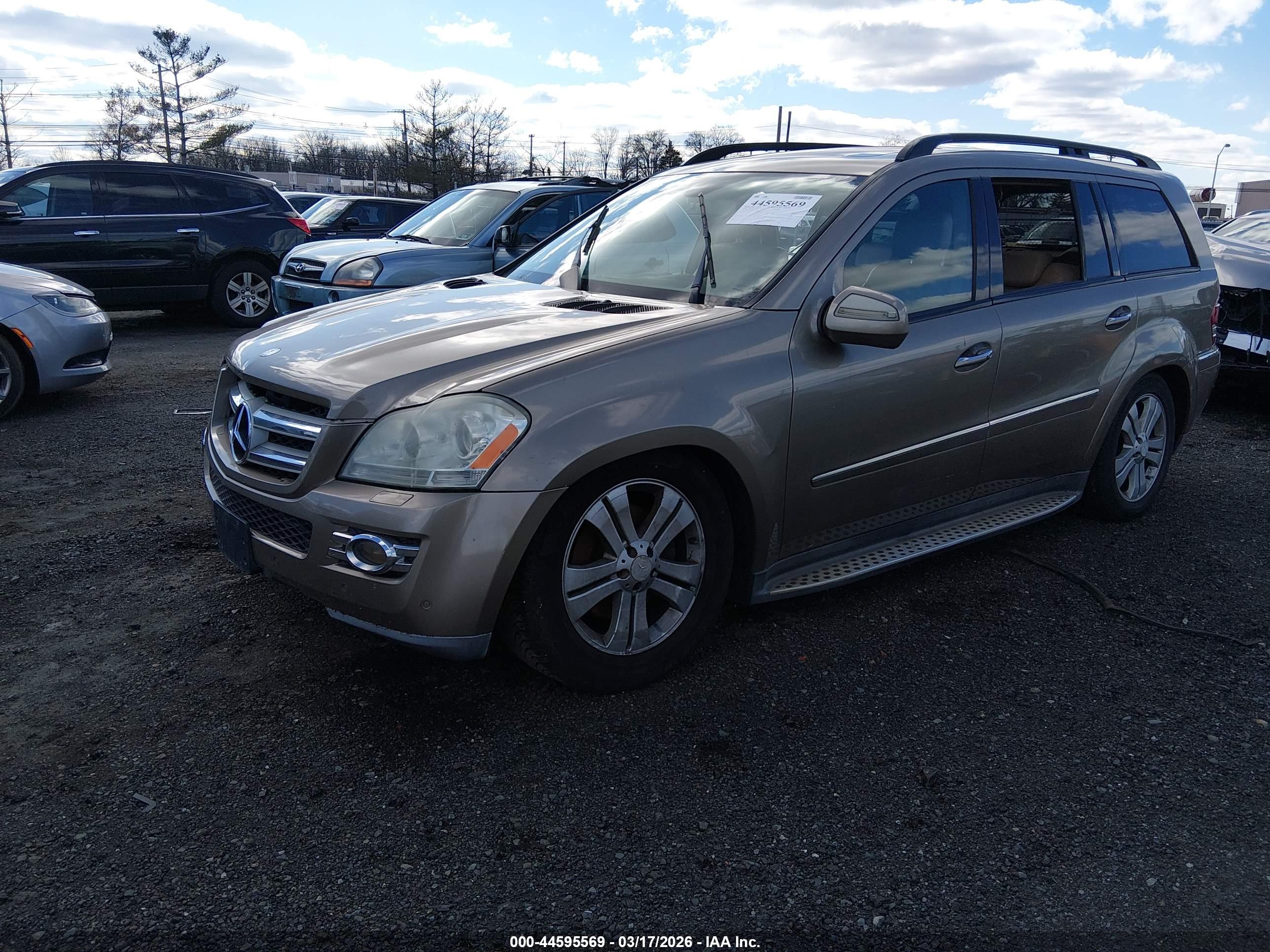 MERCEDES-BENZ GL image 2