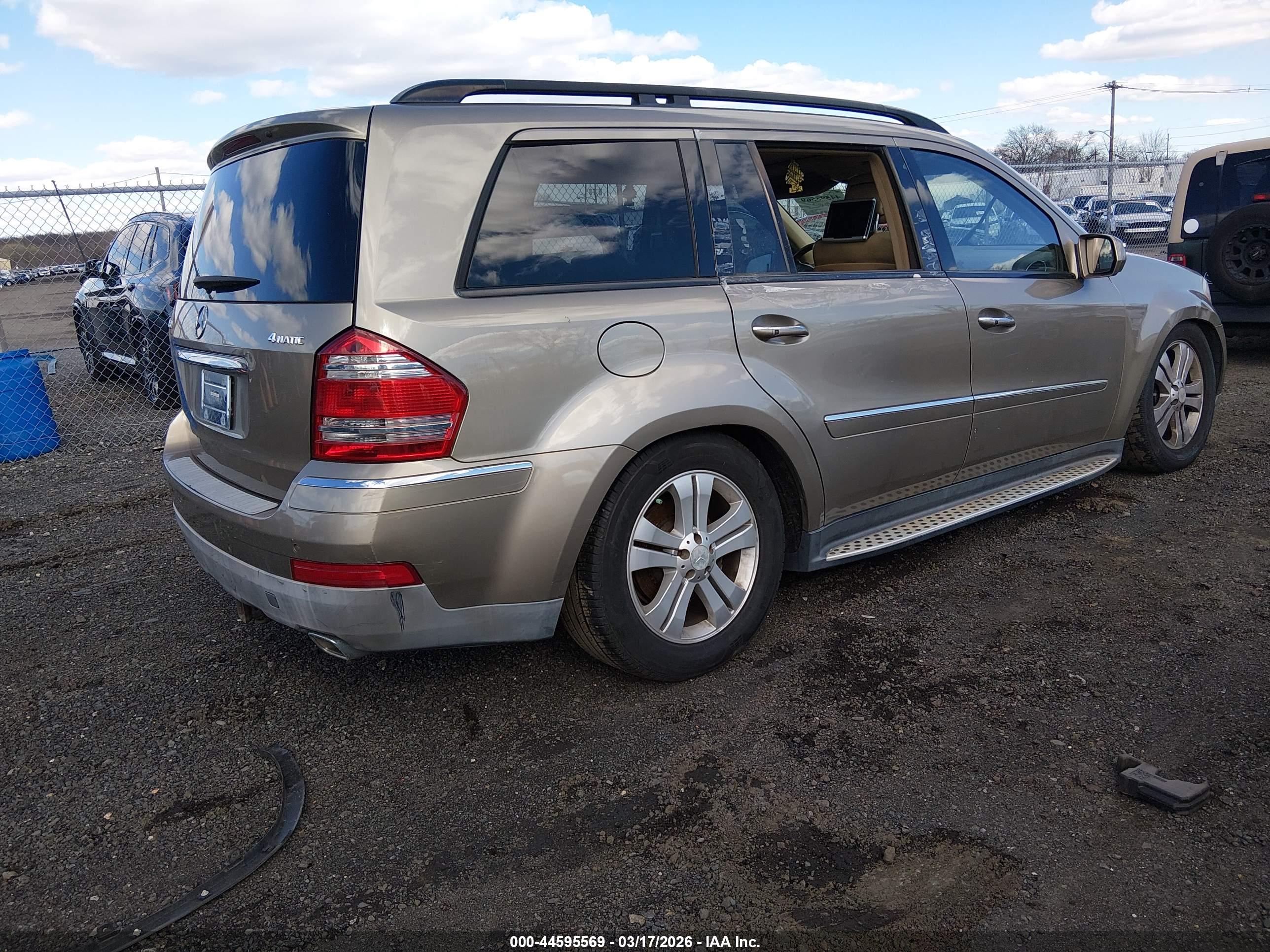 MERCEDES-BENZ GL image 4