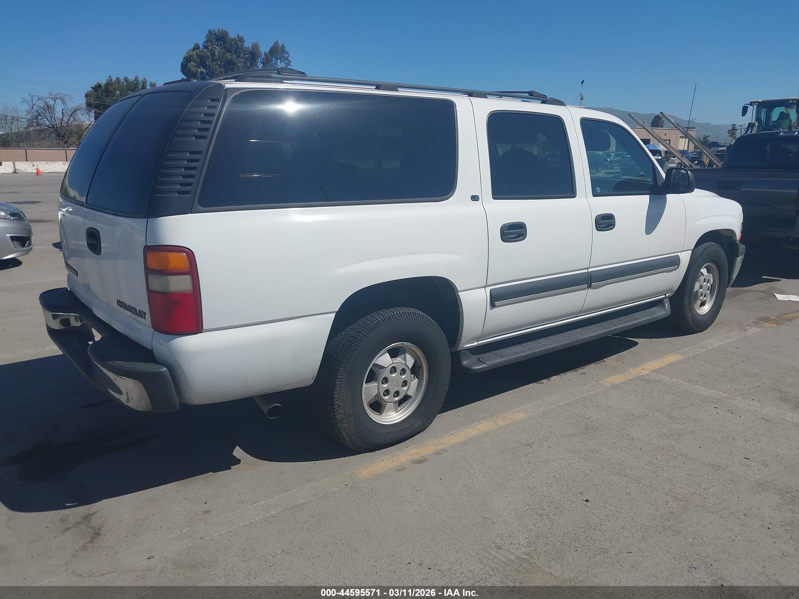 CHEVROLET SUBURBAN image 4