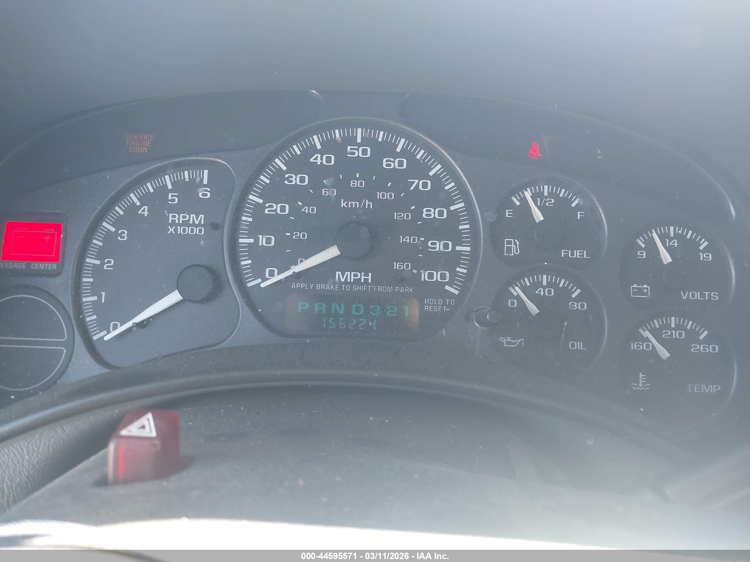 CHEVROLET SUBURBAN image 7