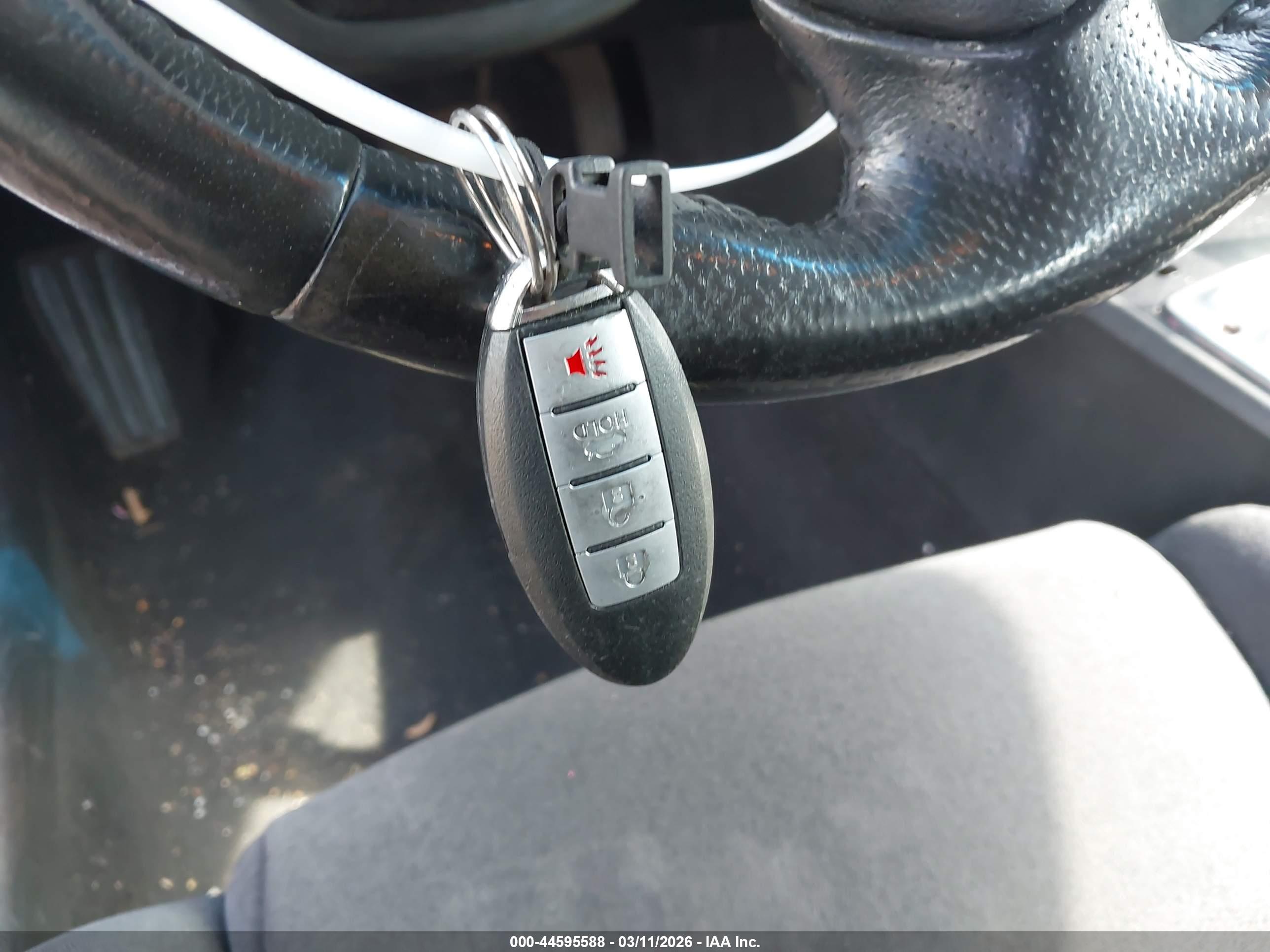 NISSAN MAXIMA image 11