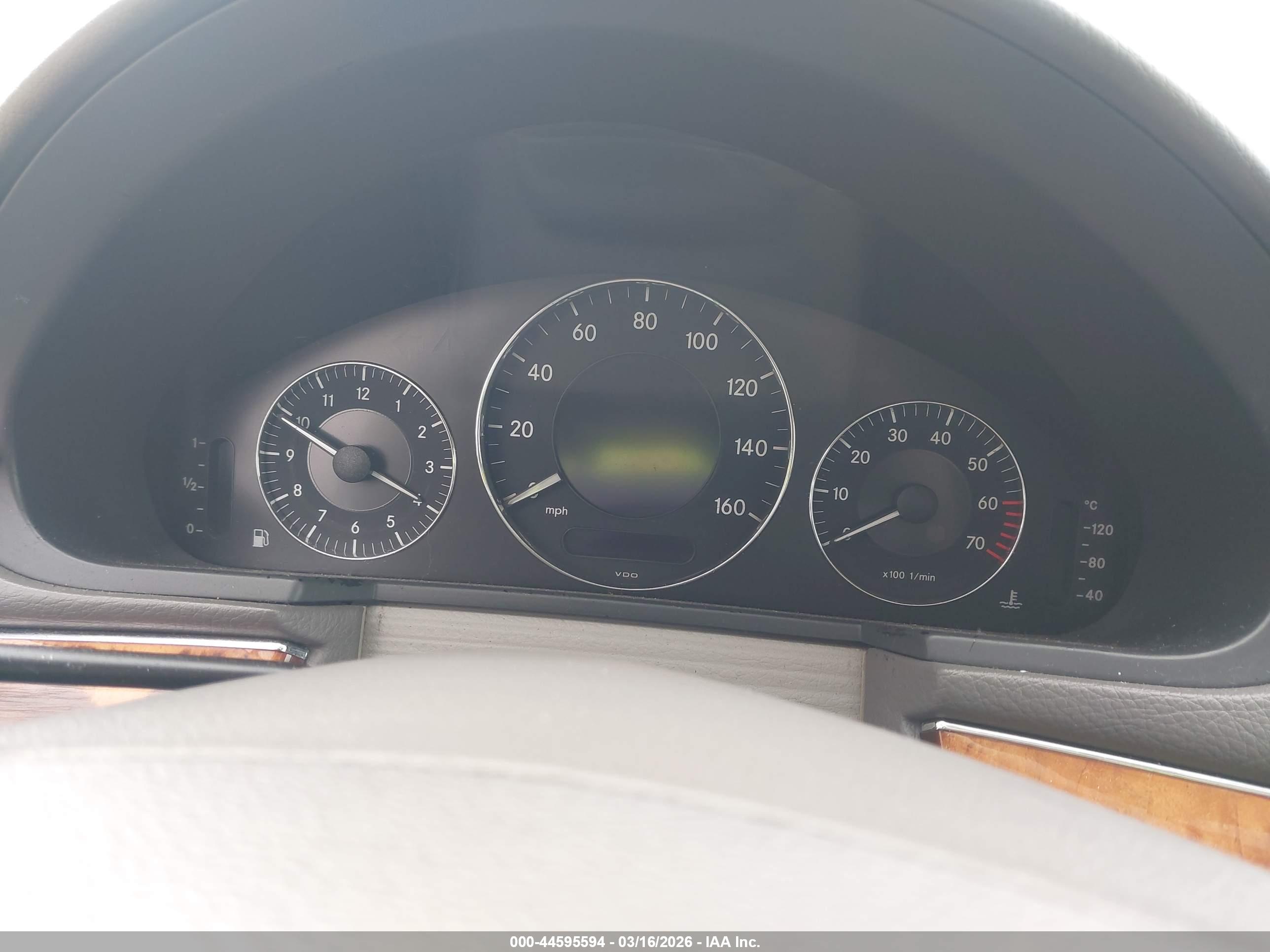 MERCEDES-BENZ E image 7