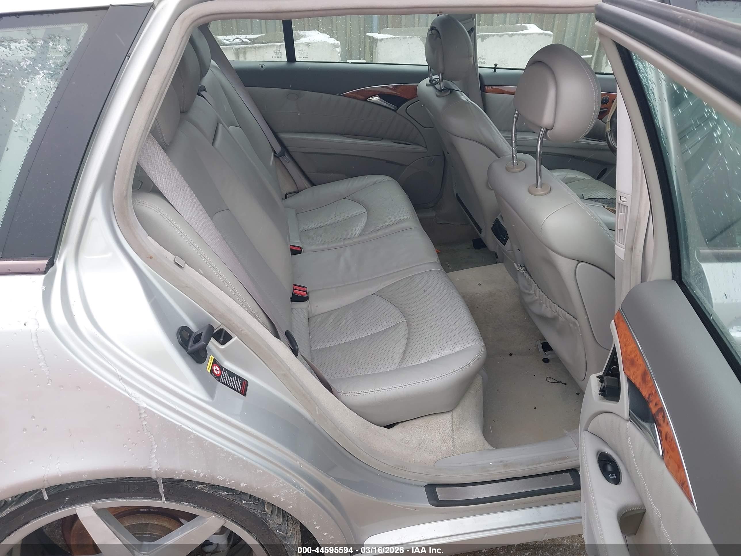 MERCEDES-BENZ E image 8