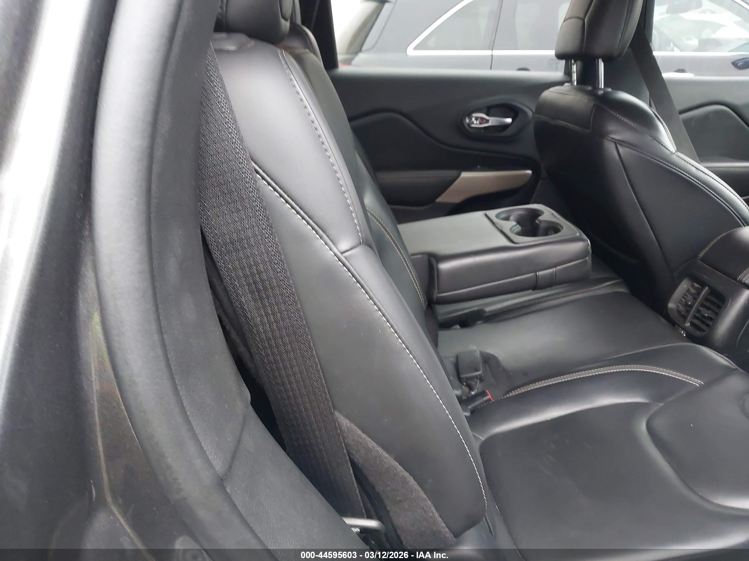 JEEP CHEROKEE image 8