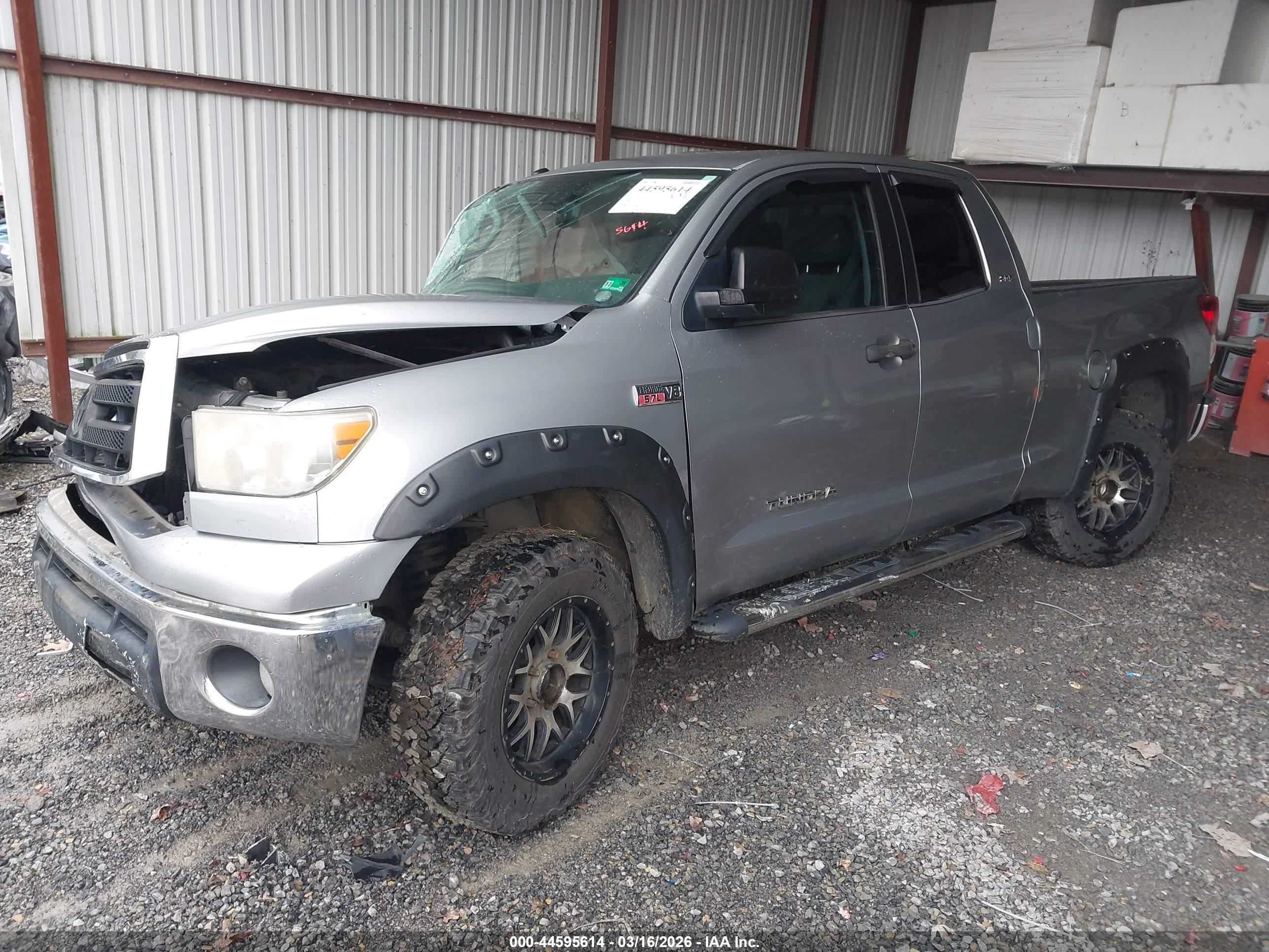 TOYOTA TUNDRA image 2