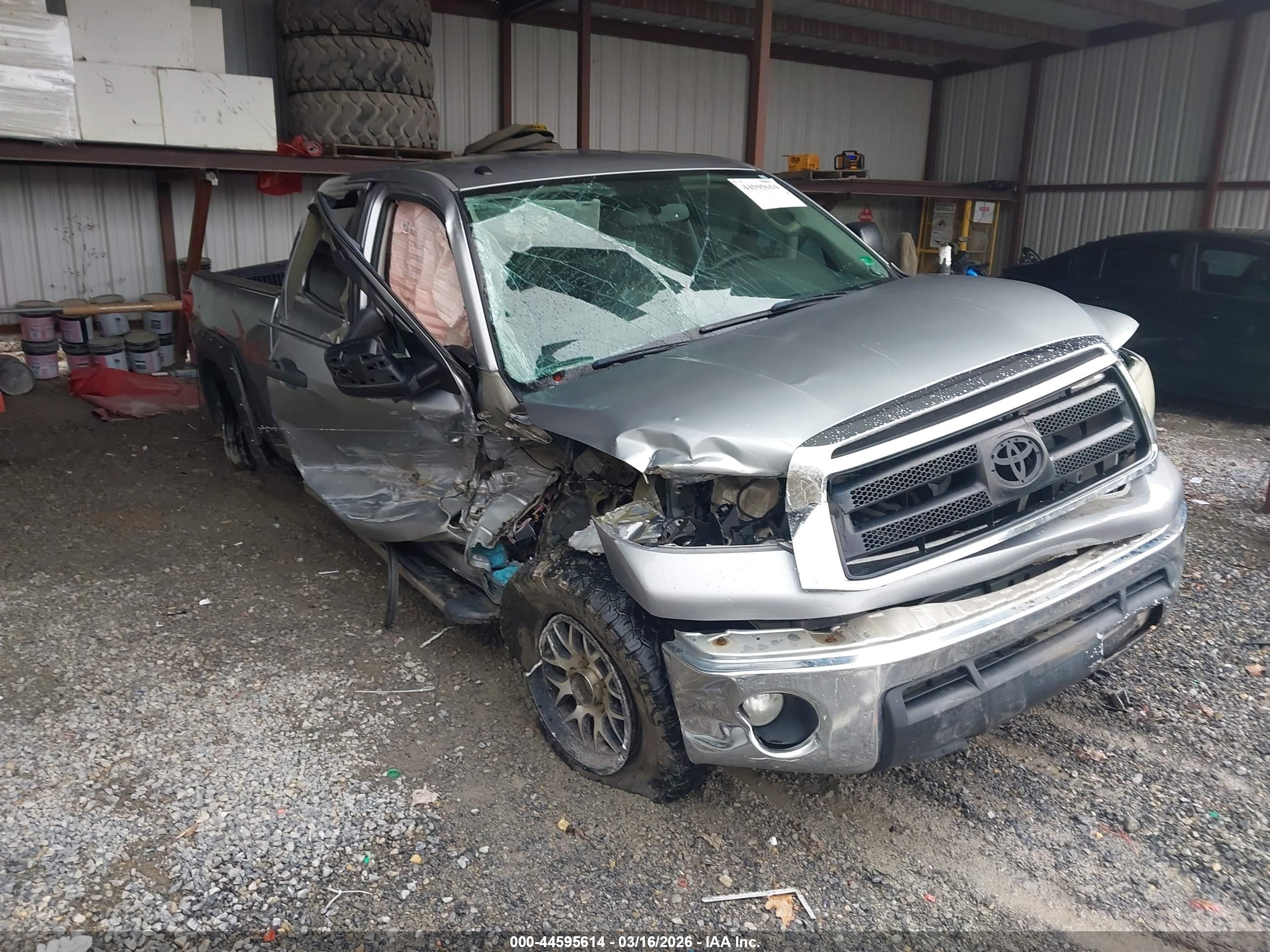 TOYOTA TUNDRA image 6