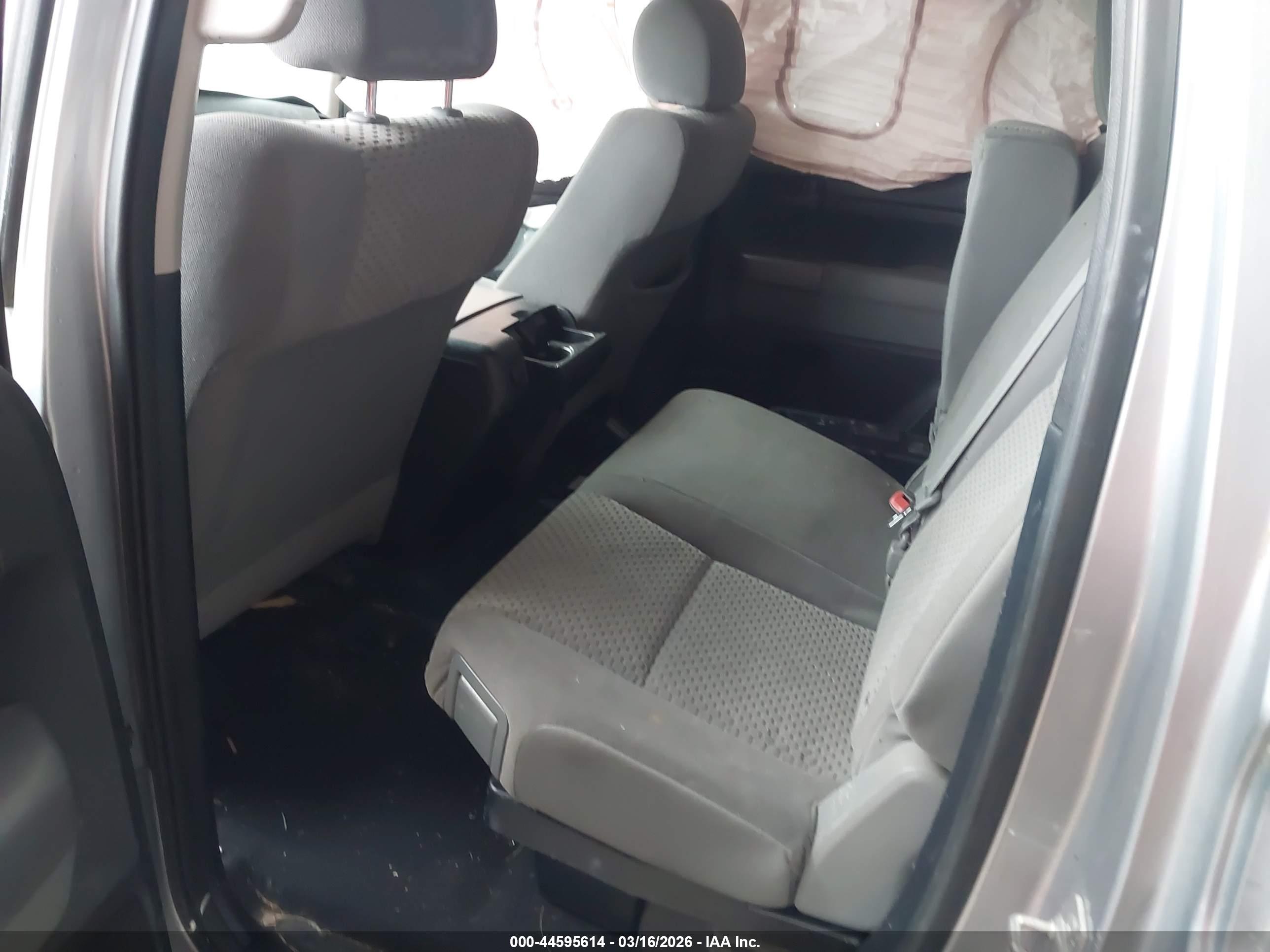 TOYOTA TUNDRA image 8