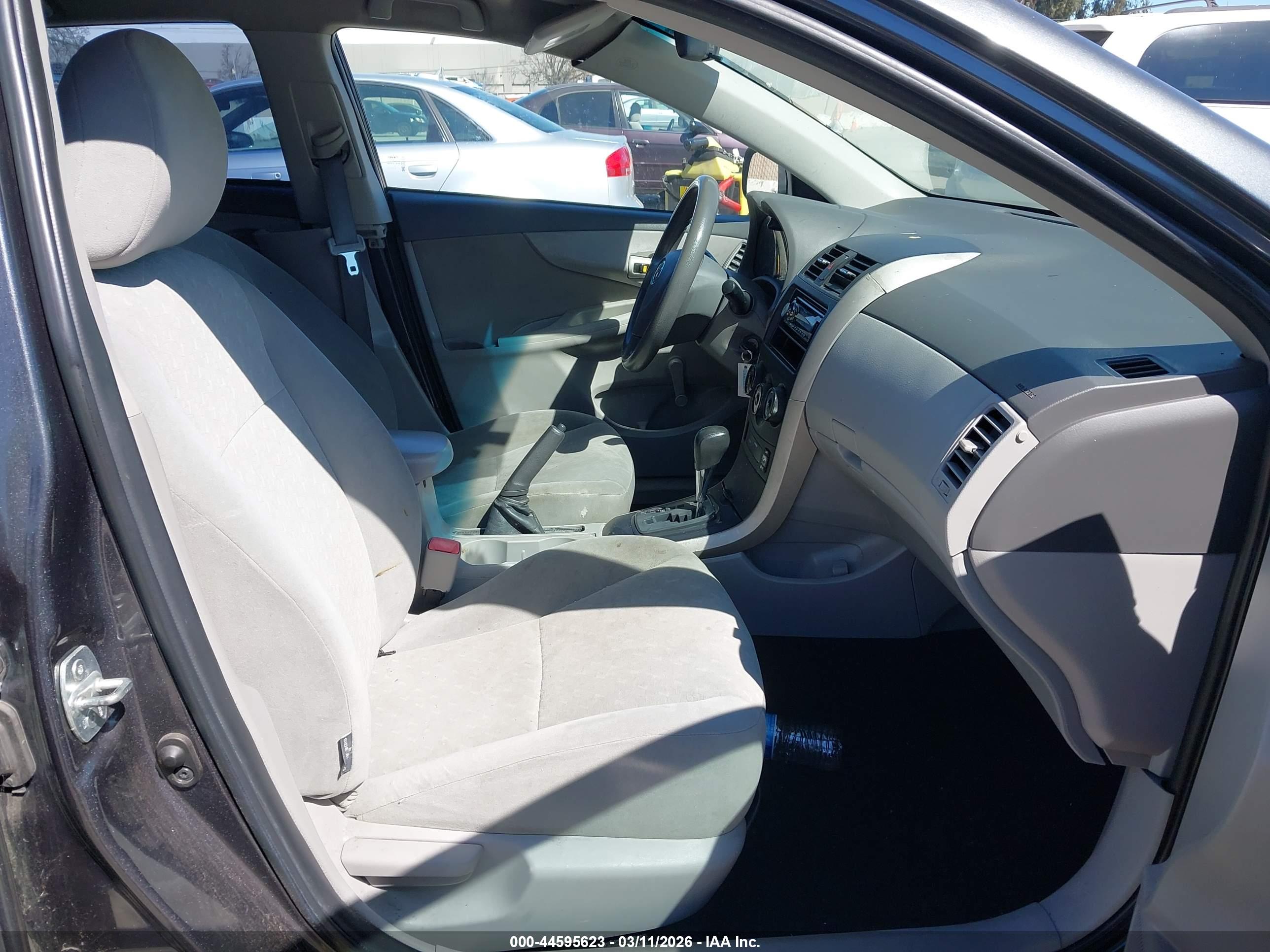 TOYOTA COROLLA image 5
