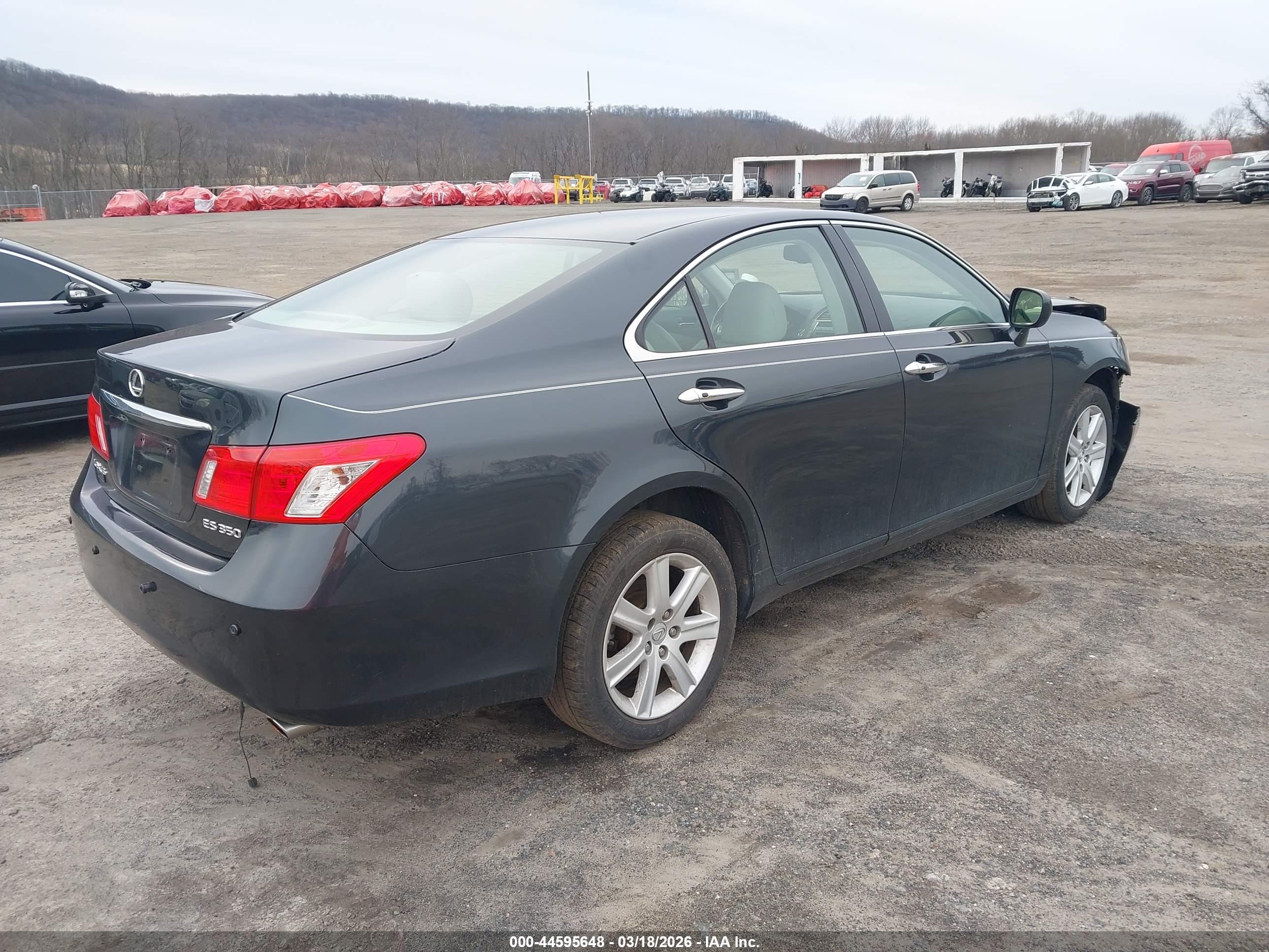 LEXUS ES image 4