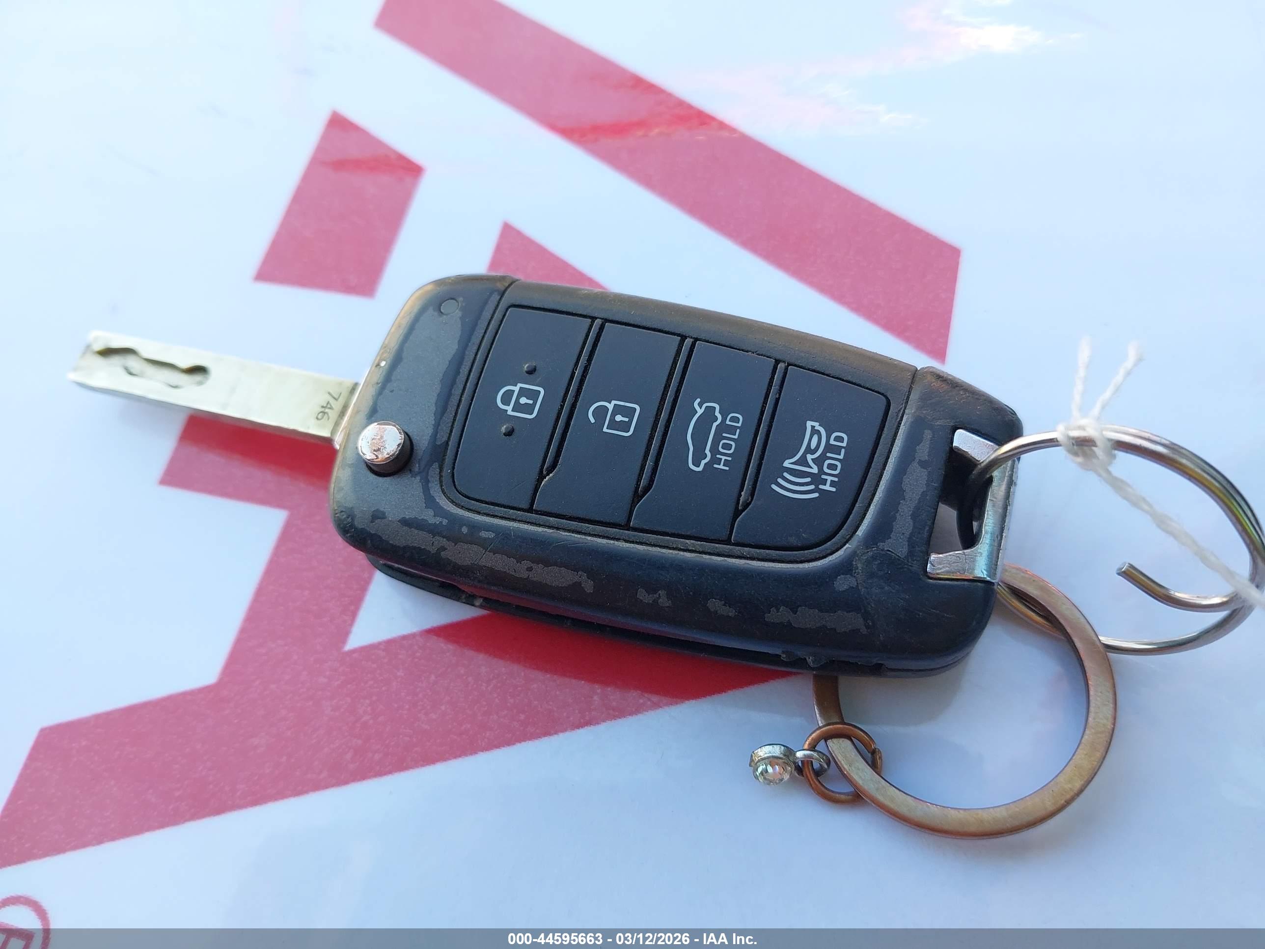HYUNDAI ACCENT image 11