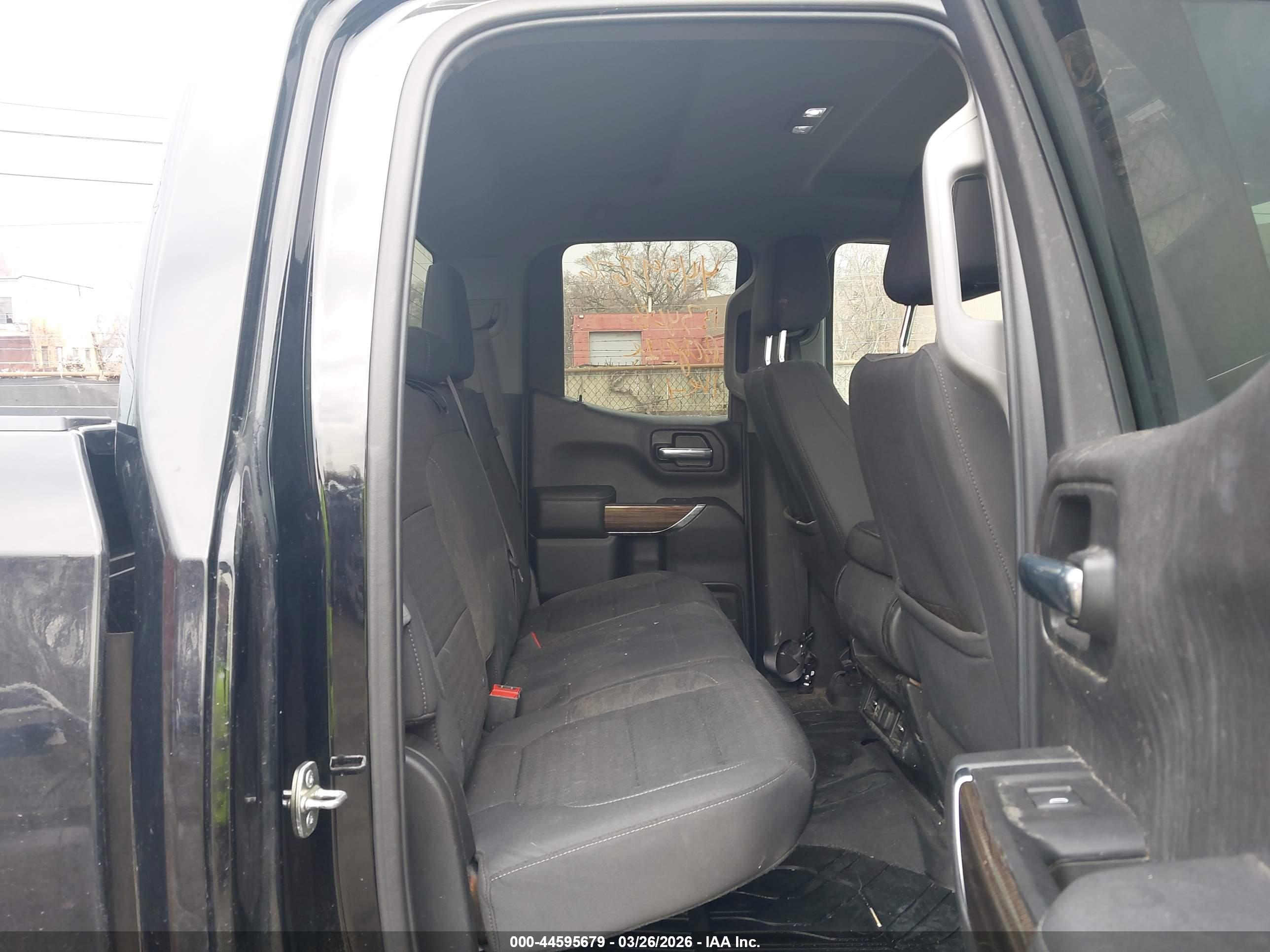 CHEVROLET SILVERADO image 8