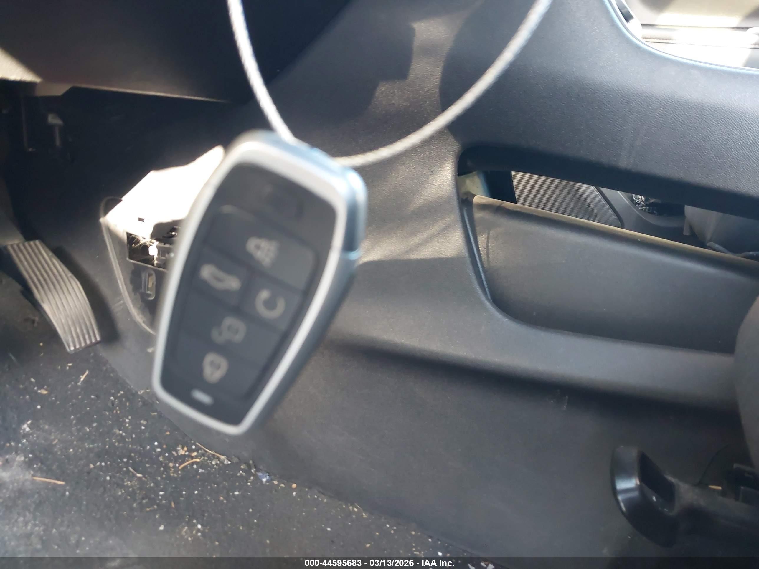 GMC TERRAIN image 11