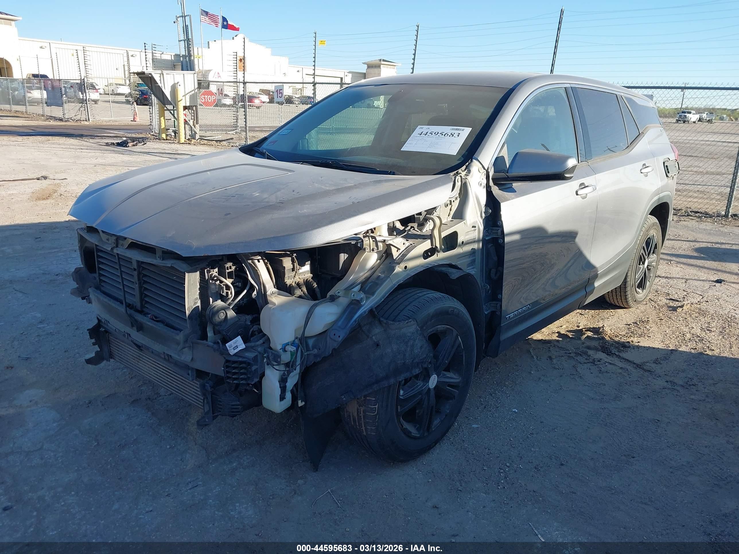 GMC TERRAIN image 2