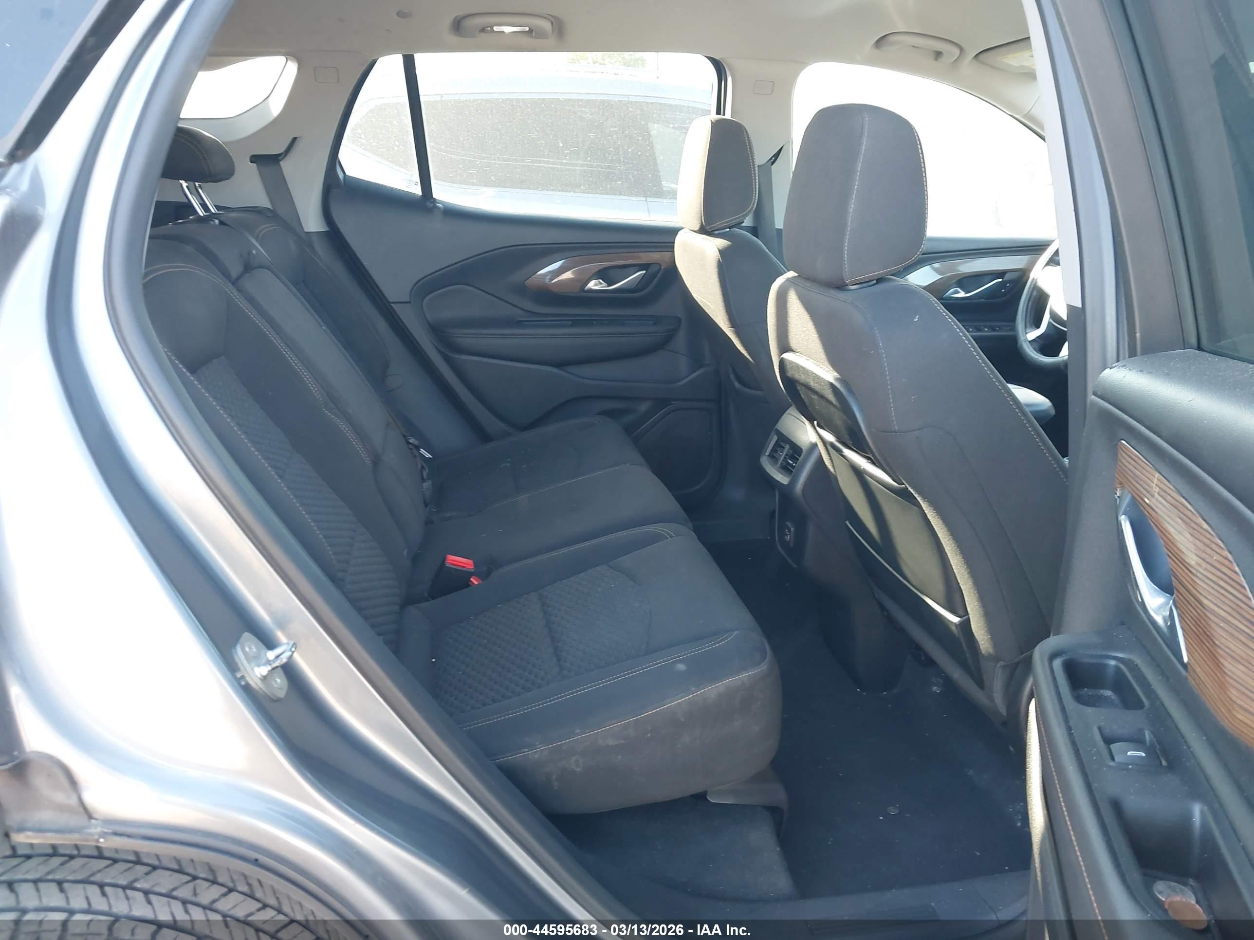 GMC TERRAIN image 8