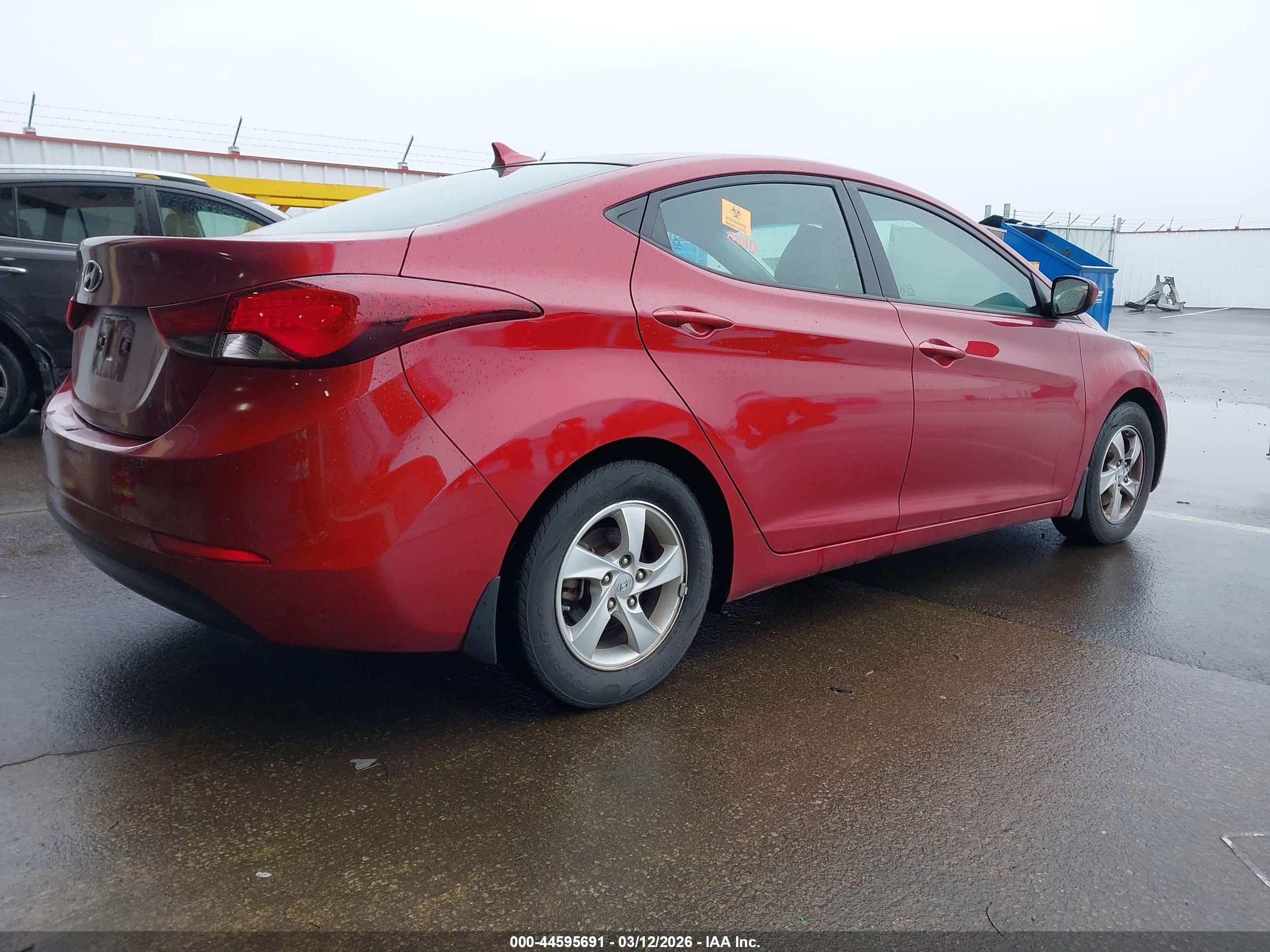 HYUNDAI ELANTRA image 4