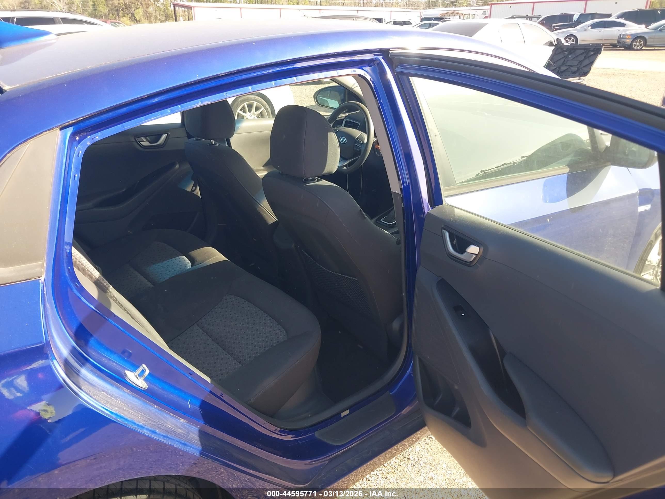 HYUNDAI IONIQ image 8