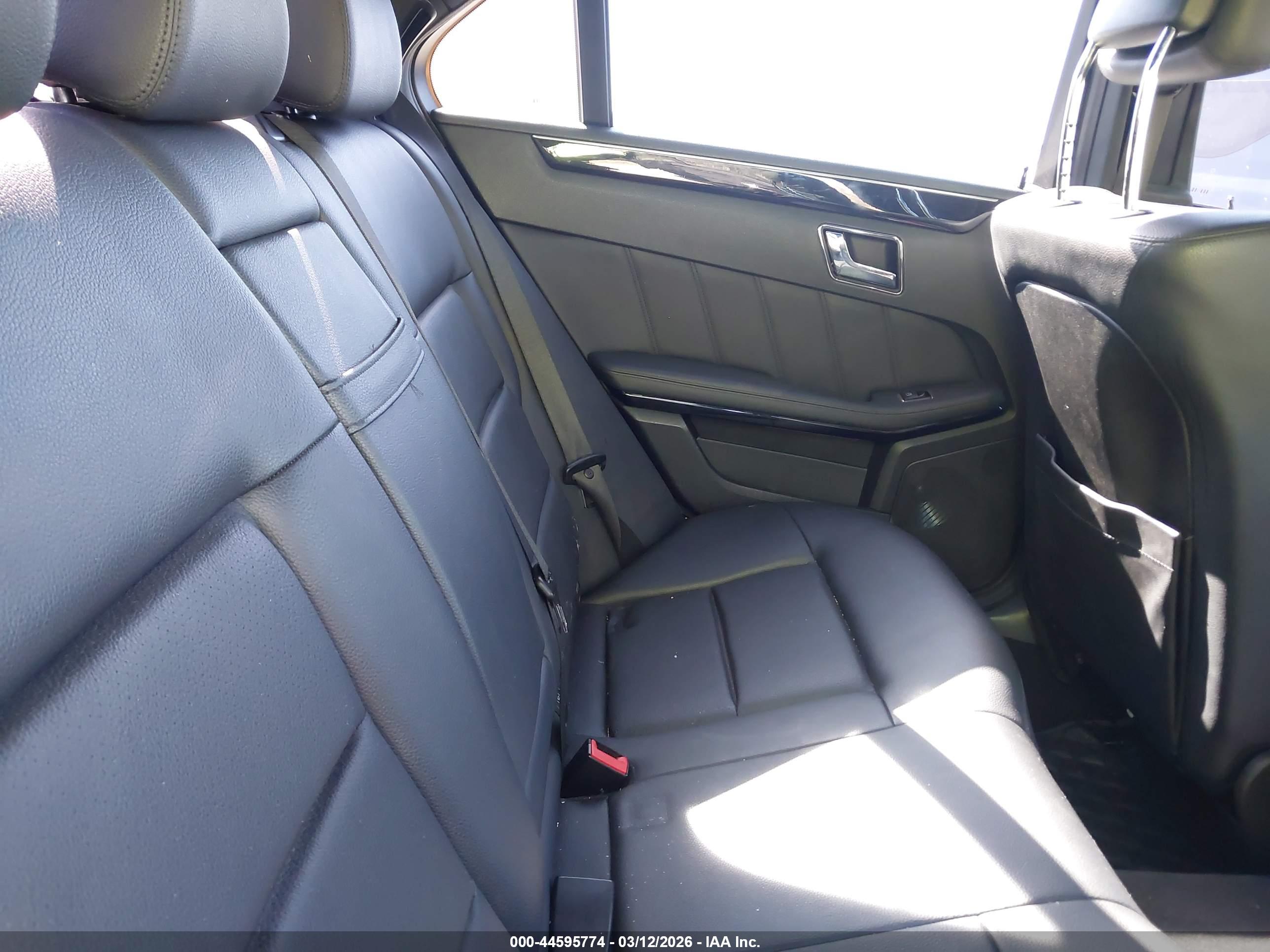 MERCEDES-BENZ E image 8