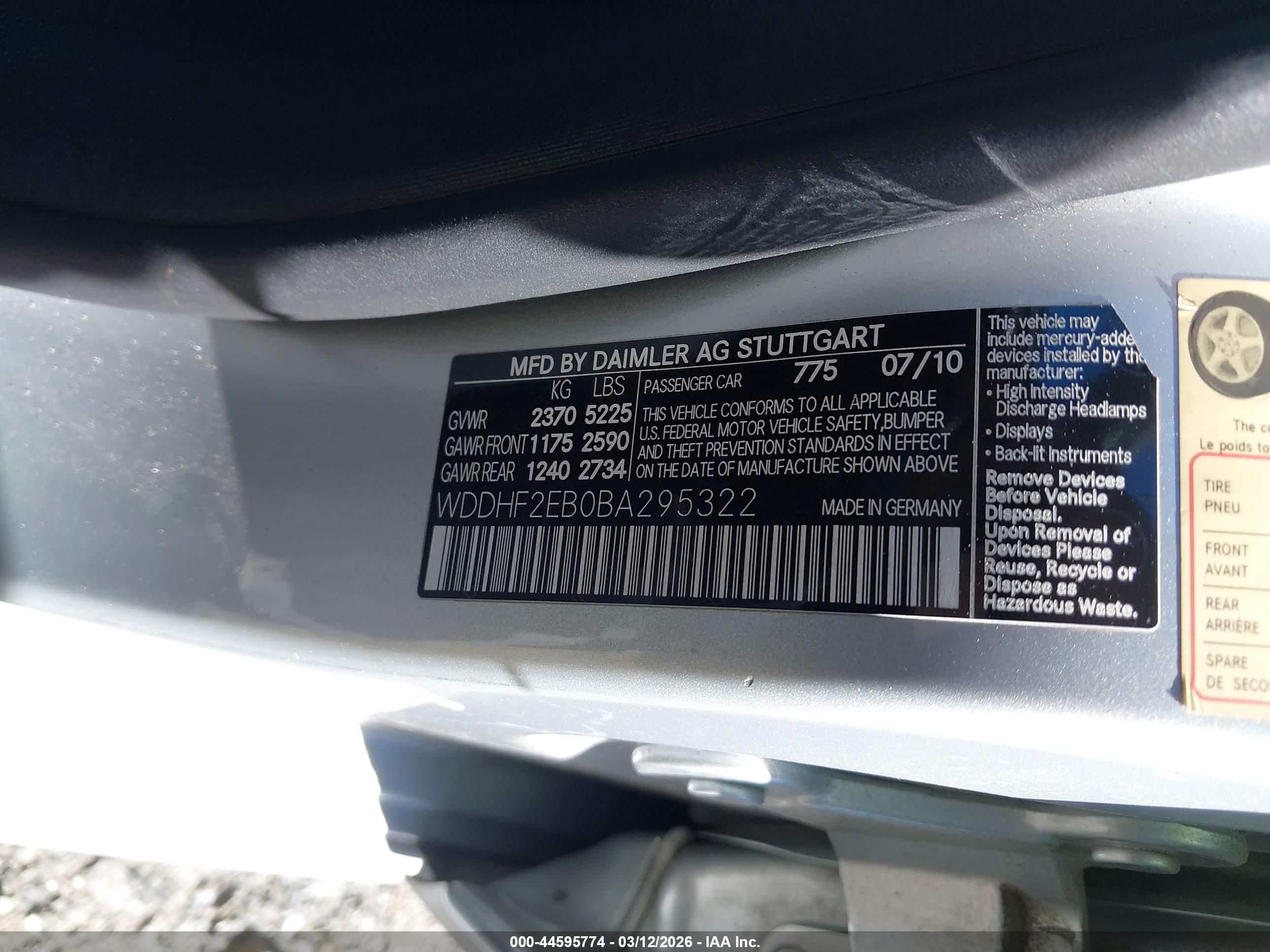 MERCEDES-BENZ E image 9