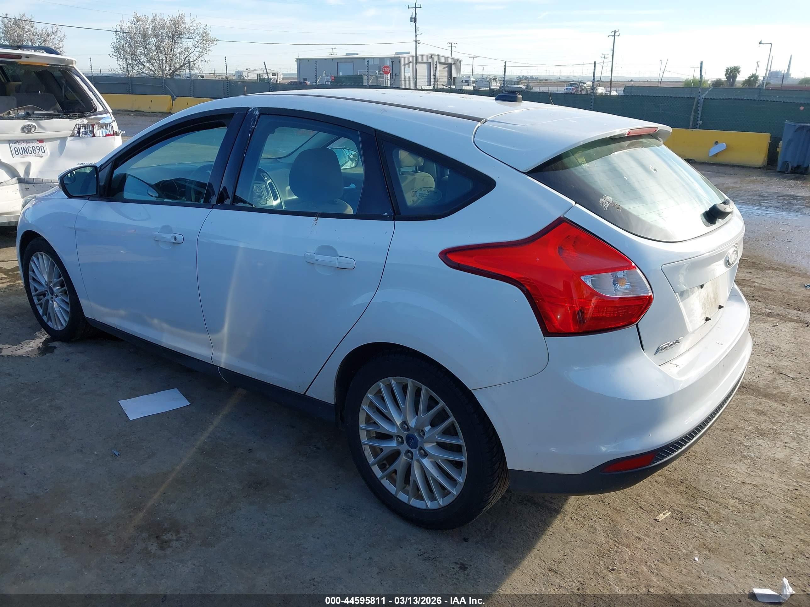 FORD FOCUS image 3