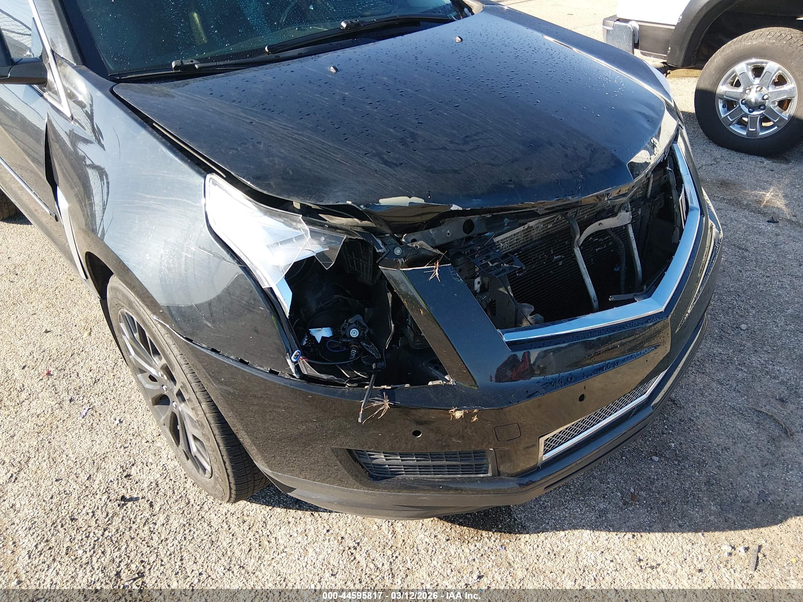 CADILLAC SRX image 6