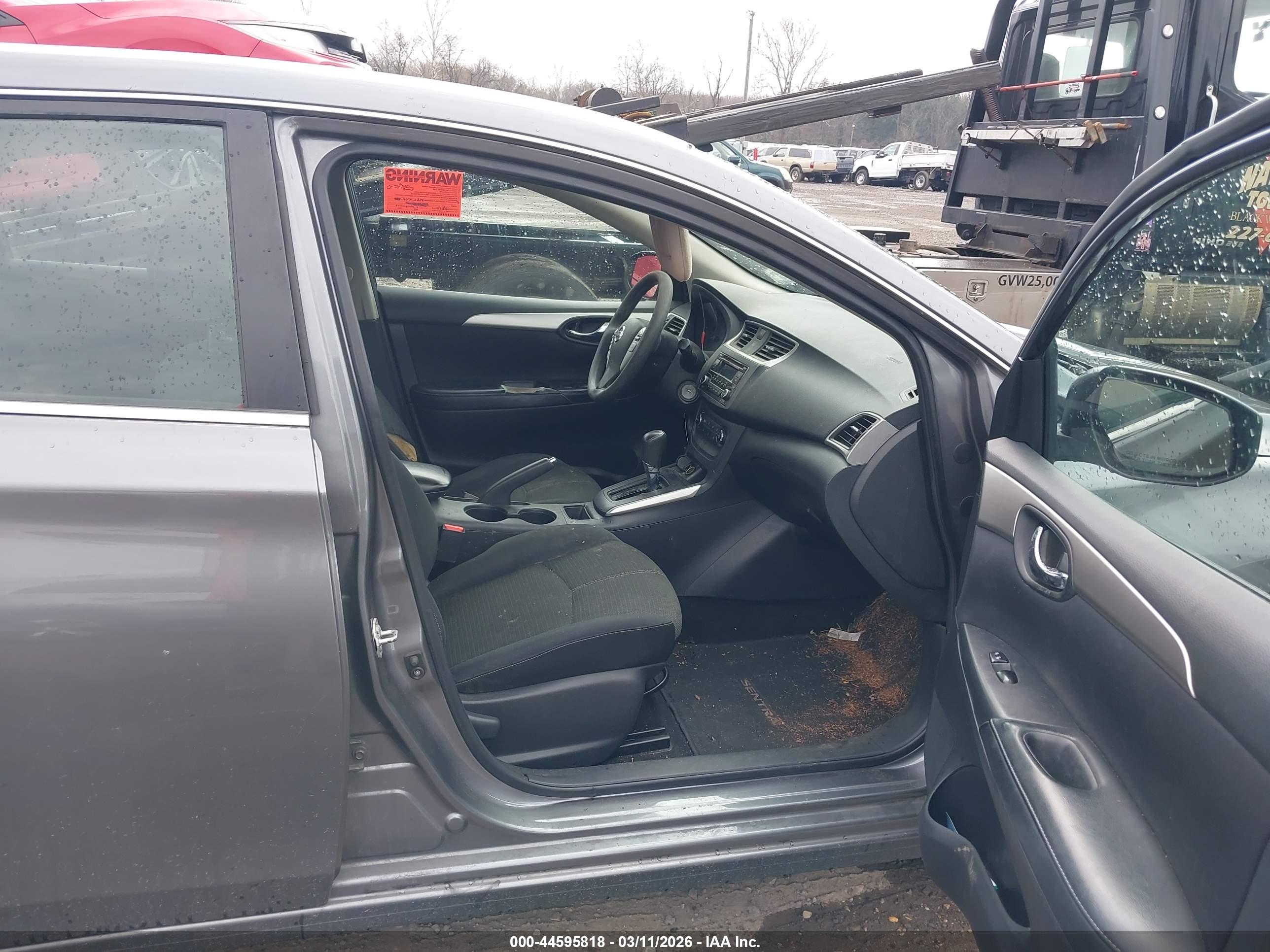 NISSAN SENTRA image 5