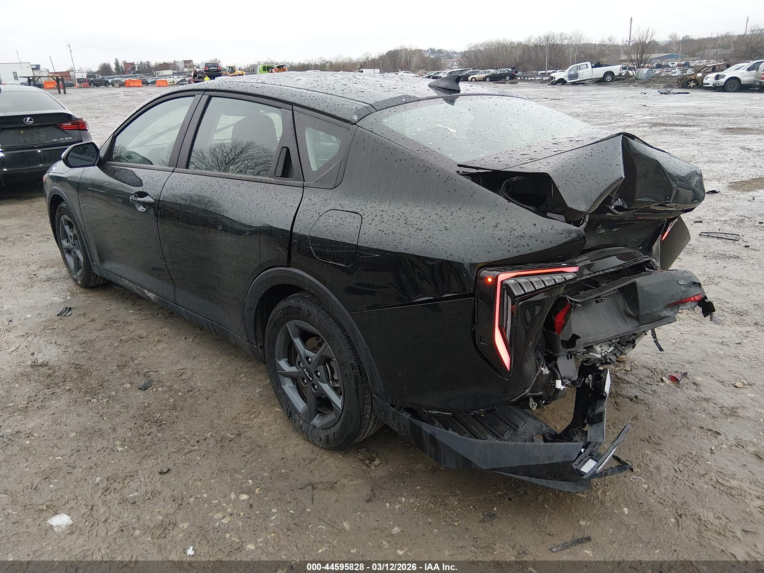 KIA K4 image 3