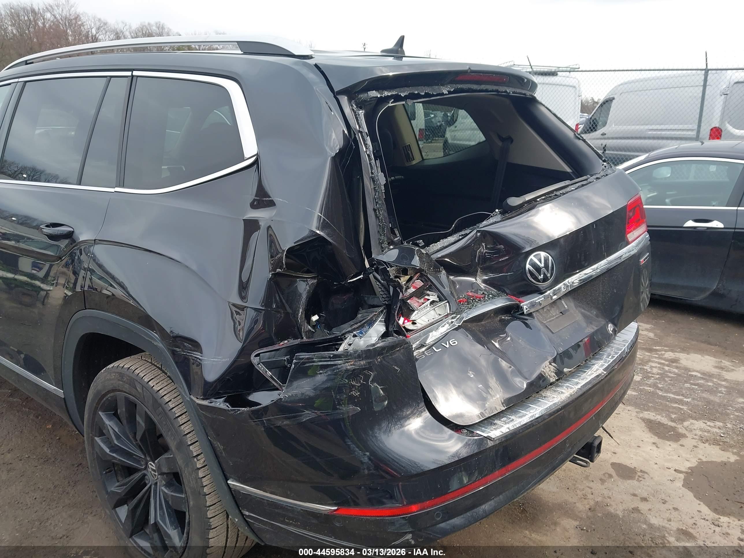 VOLKSWAGEN ATLAS image 6