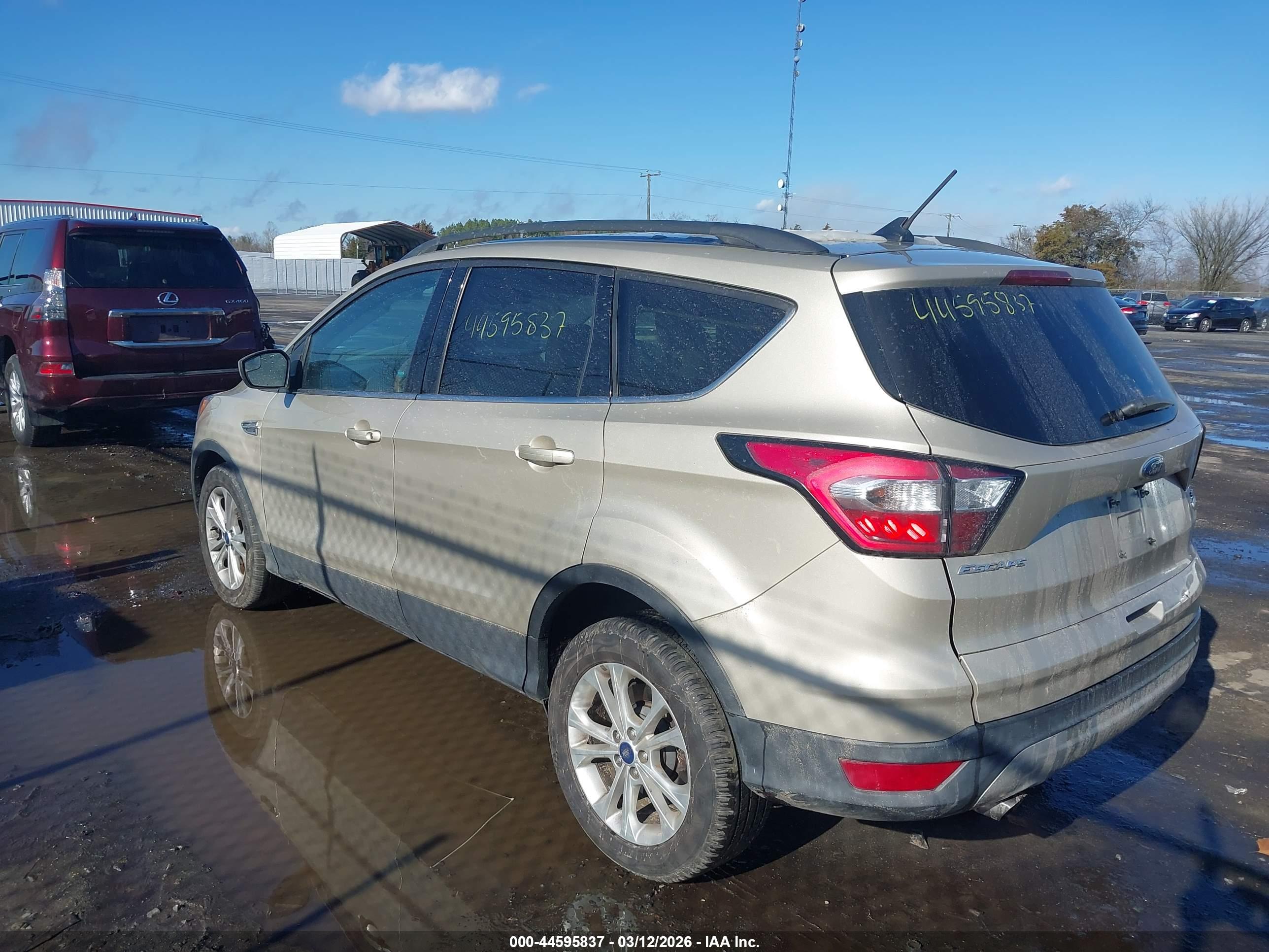 FORD ESCAPE image 3