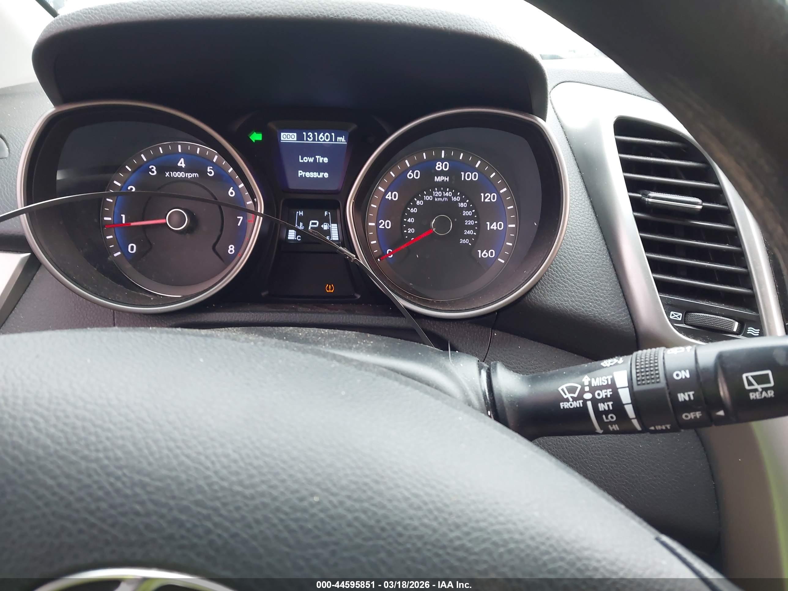 HYUNDAI ELANTRA image 7