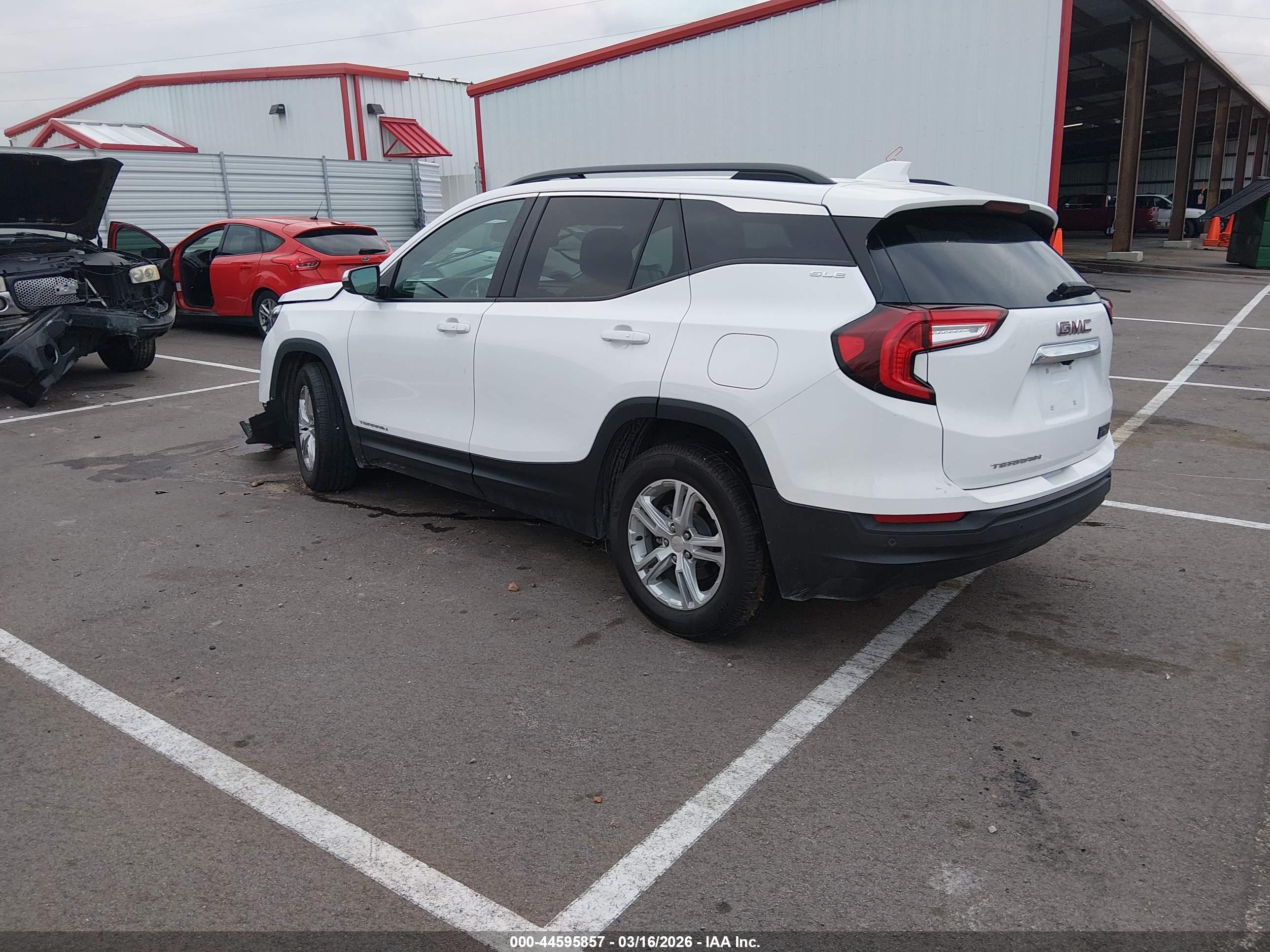 GMC TERRAIN image 3