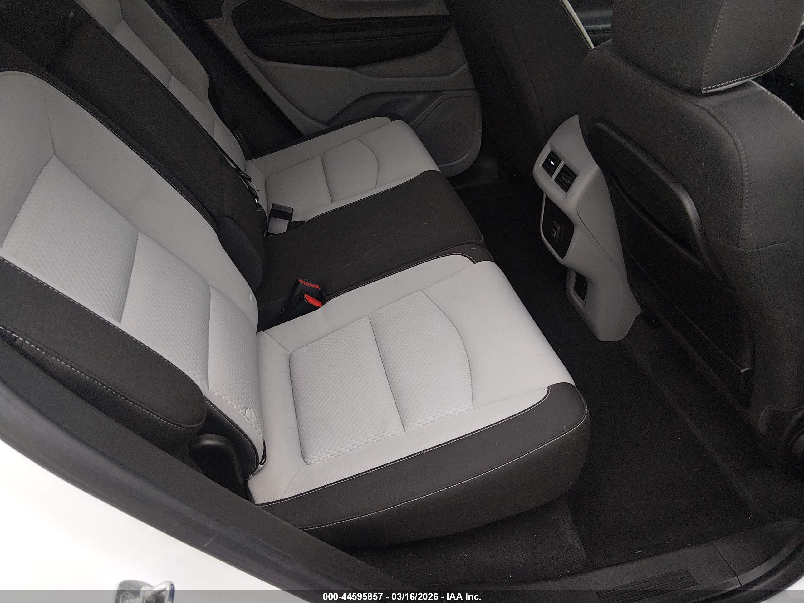 GMC TERRAIN image 8