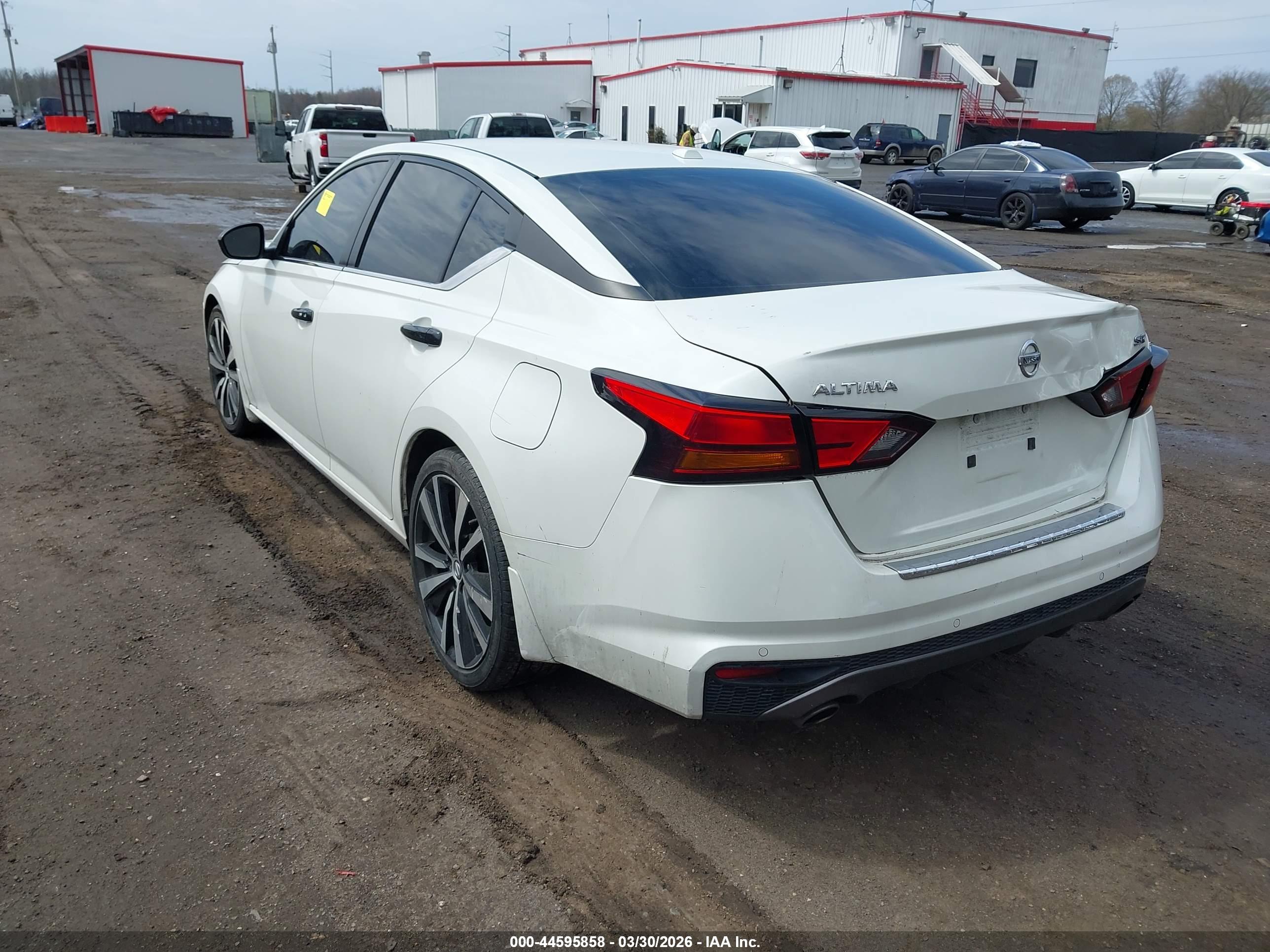 NISSAN ALTIMA image 3