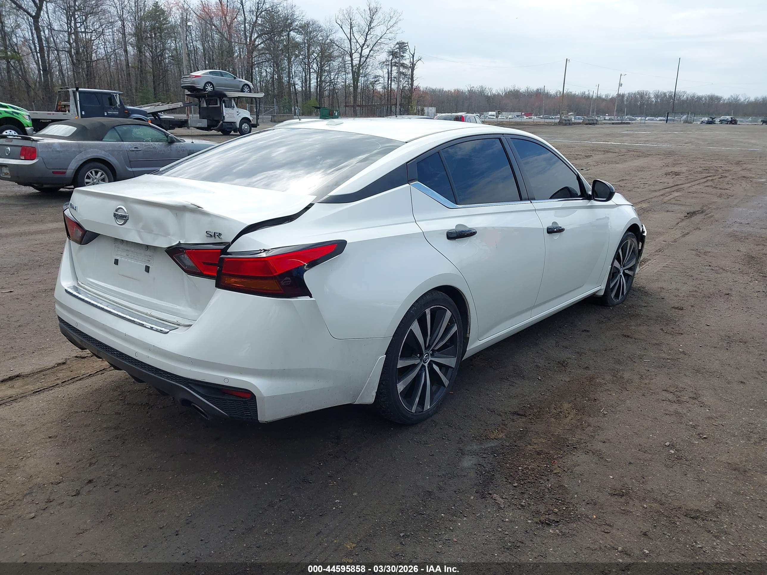 NISSAN ALTIMA image 4