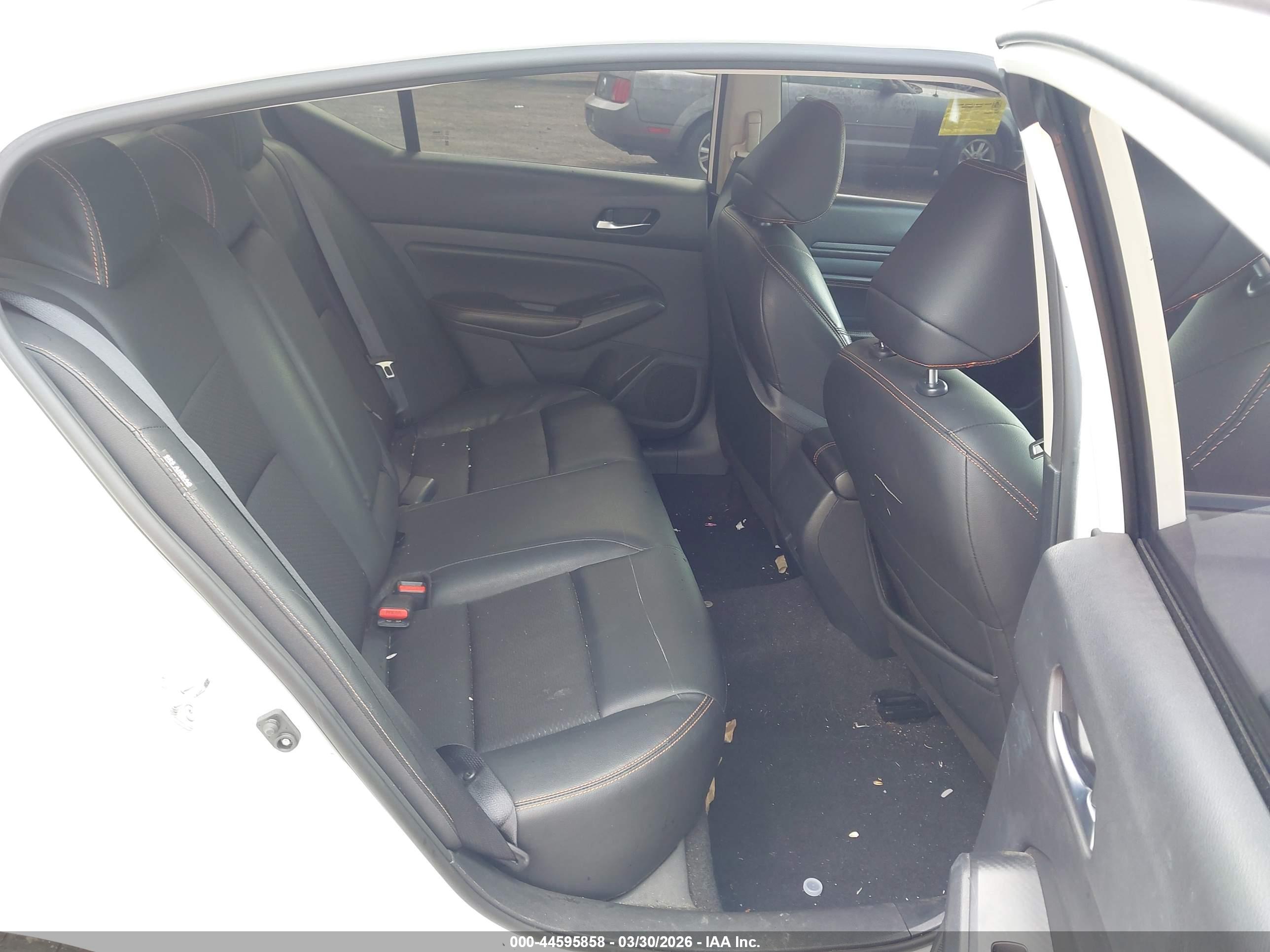 NISSAN ALTIMA image 8