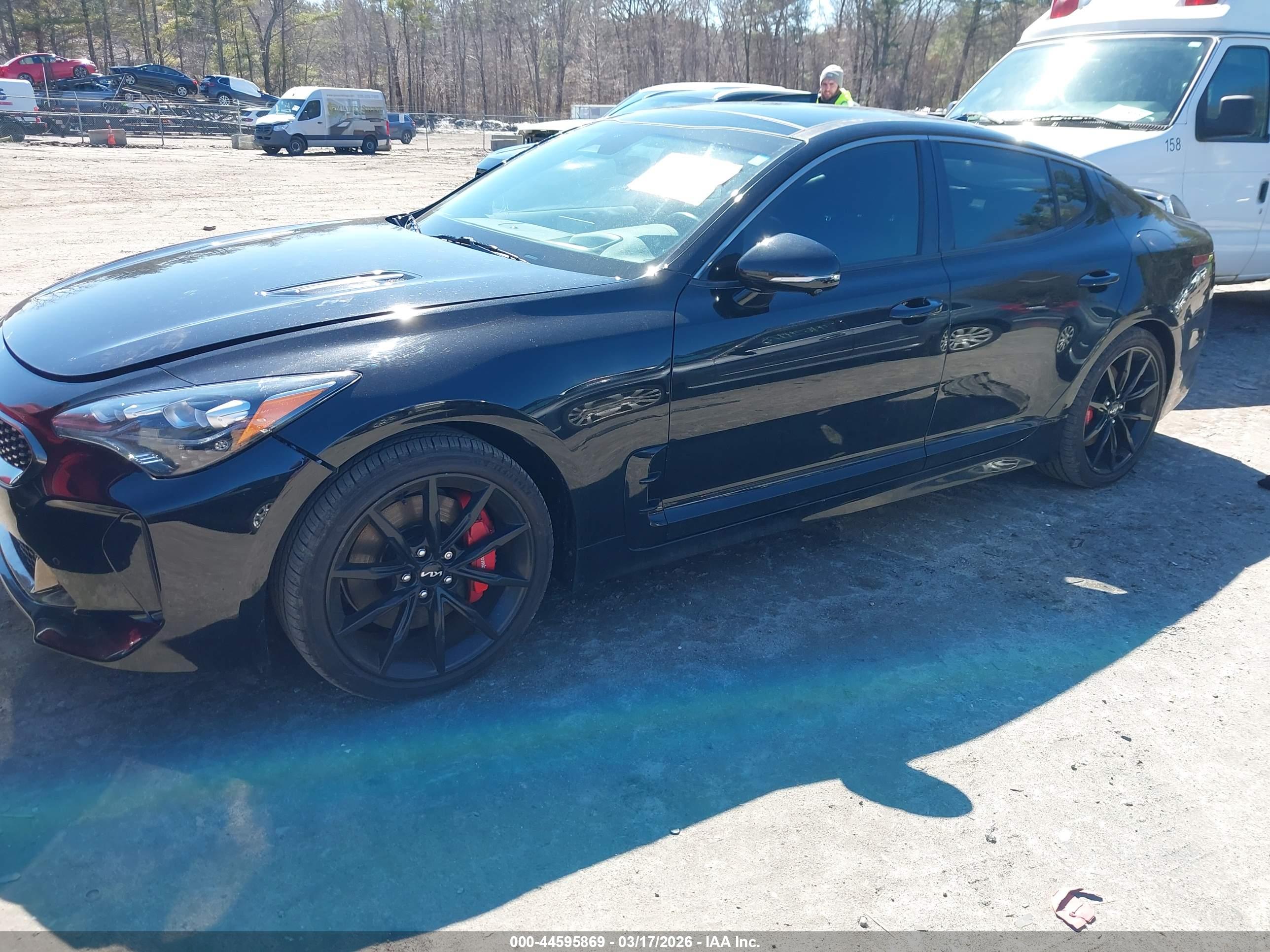 KIA STINGER image 2