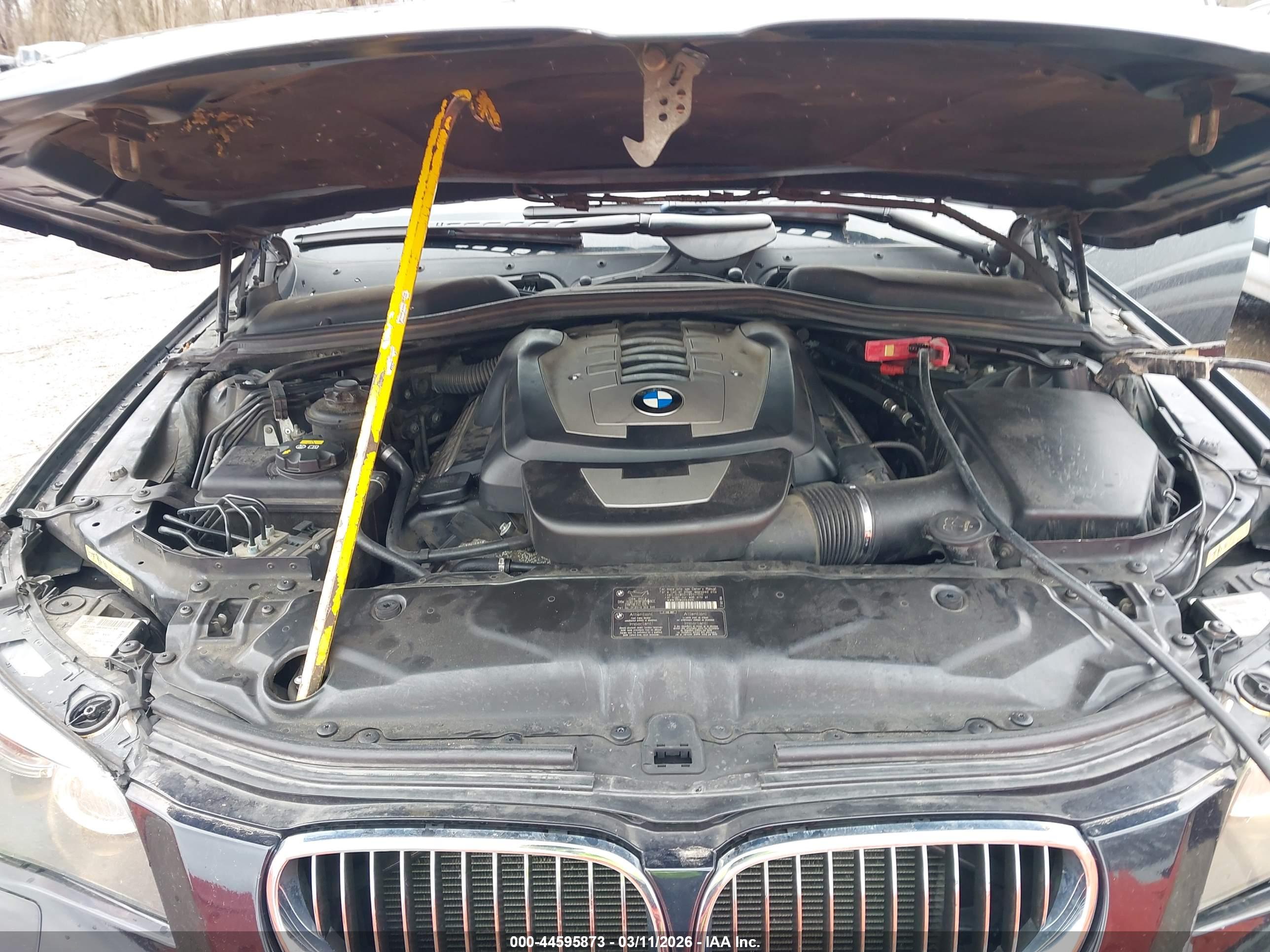 BMW 550I image 10
