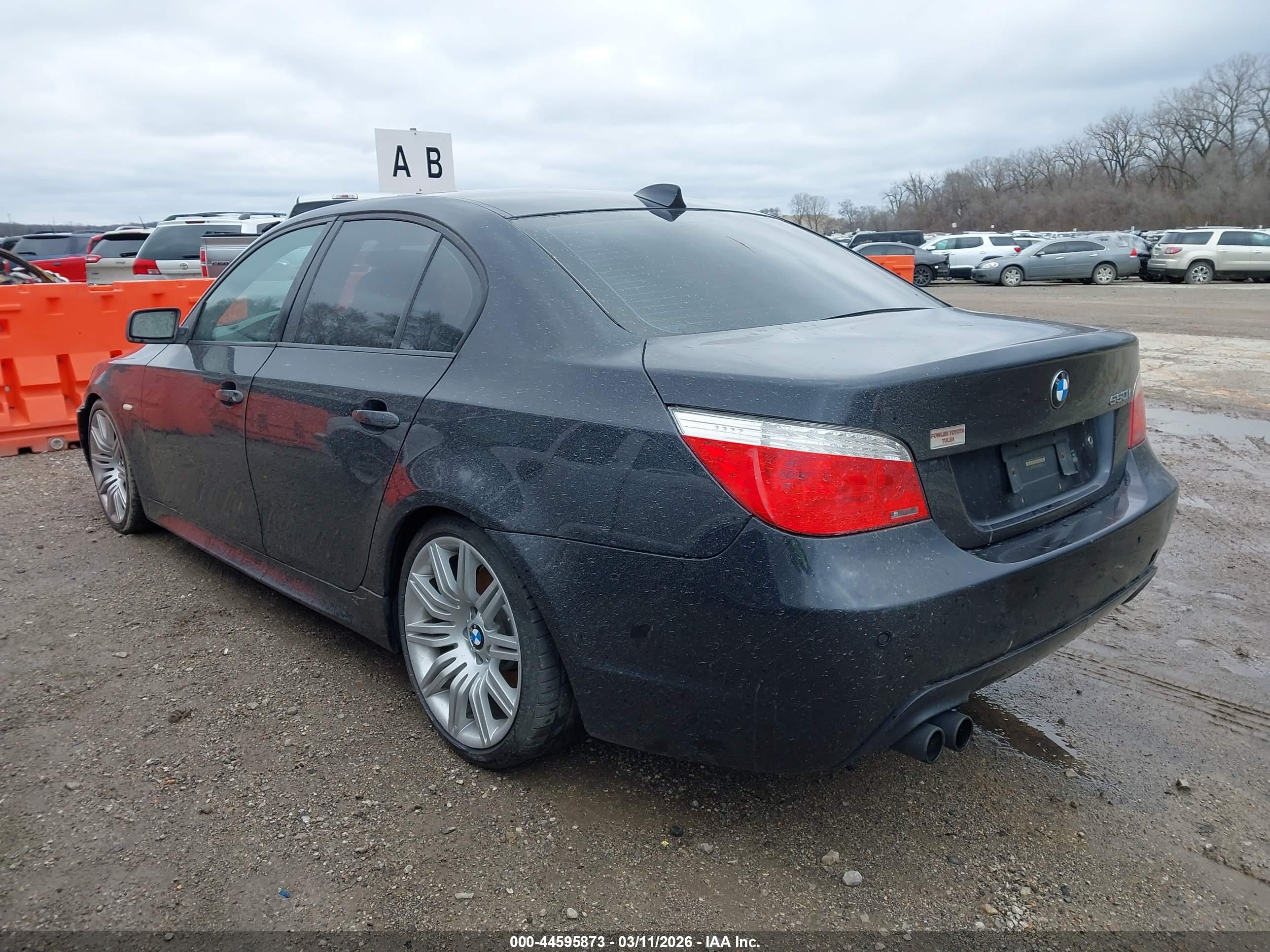 BMW 550I image 3