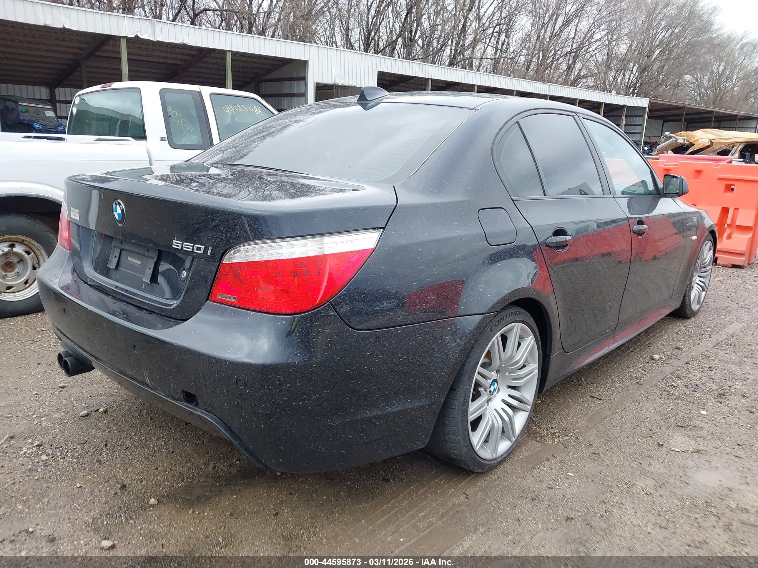 BMW 550I image 4