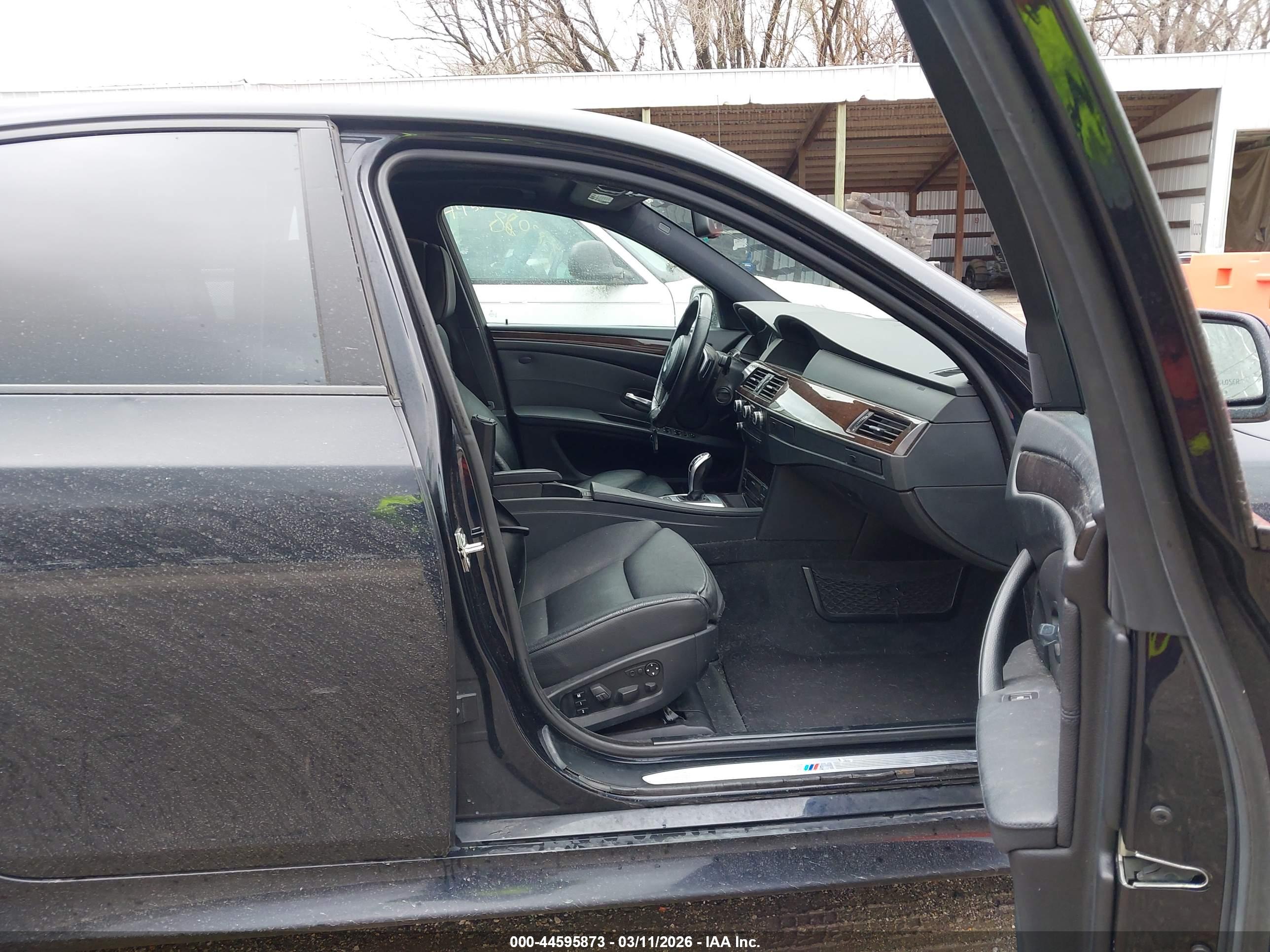 BMW 550I image 5