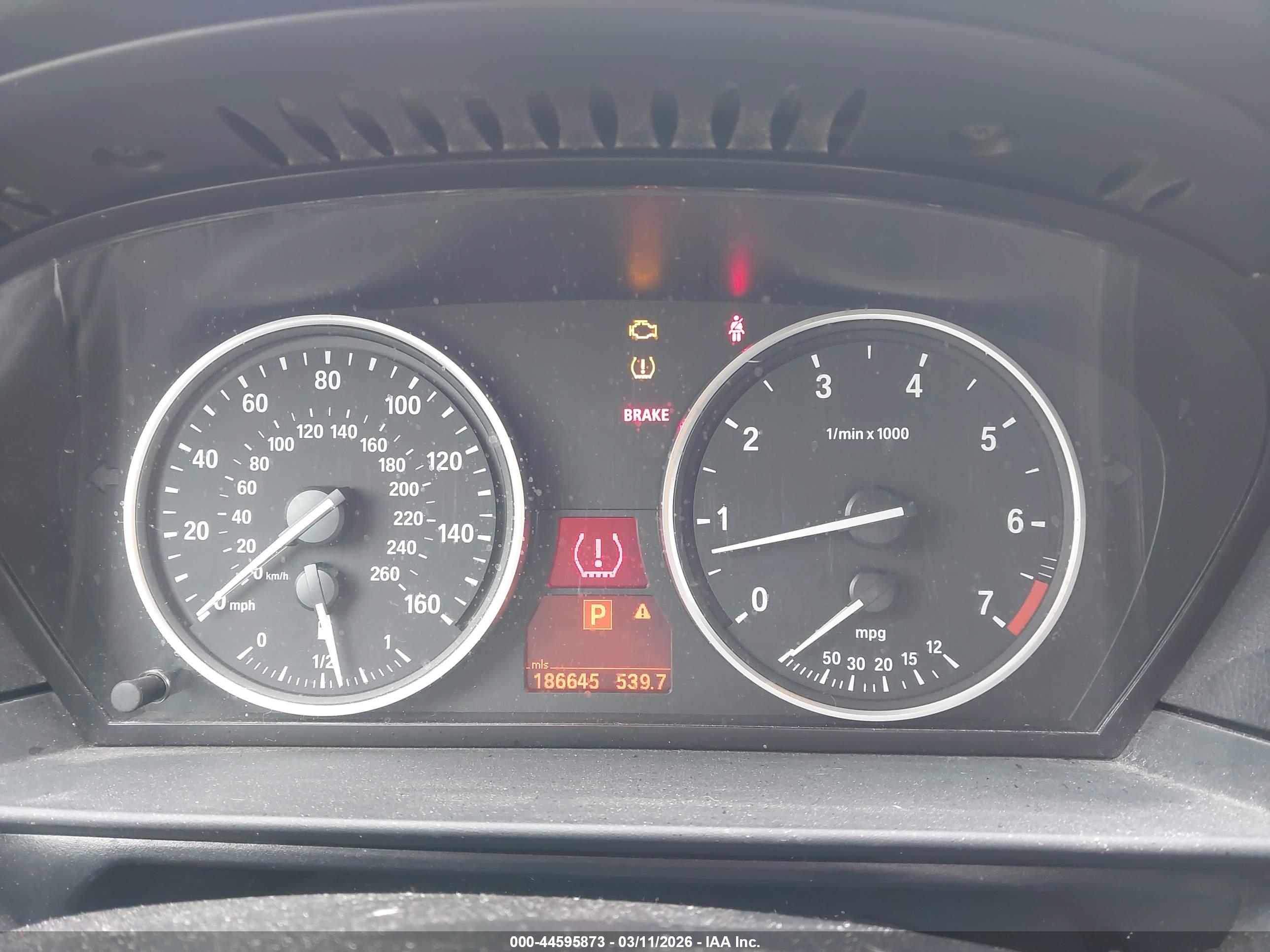 BMW 550I image 7