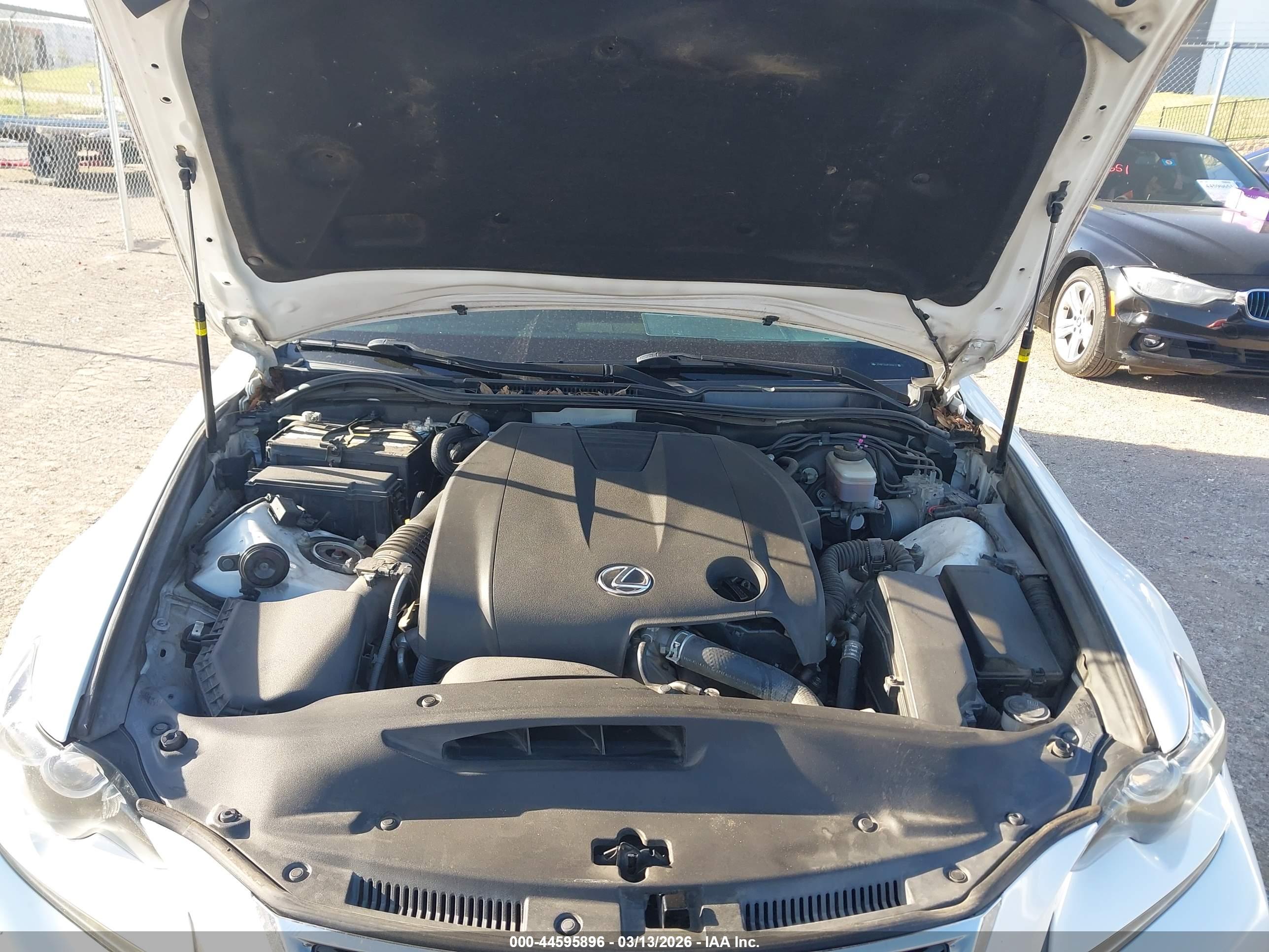 LEXUS IS image 10